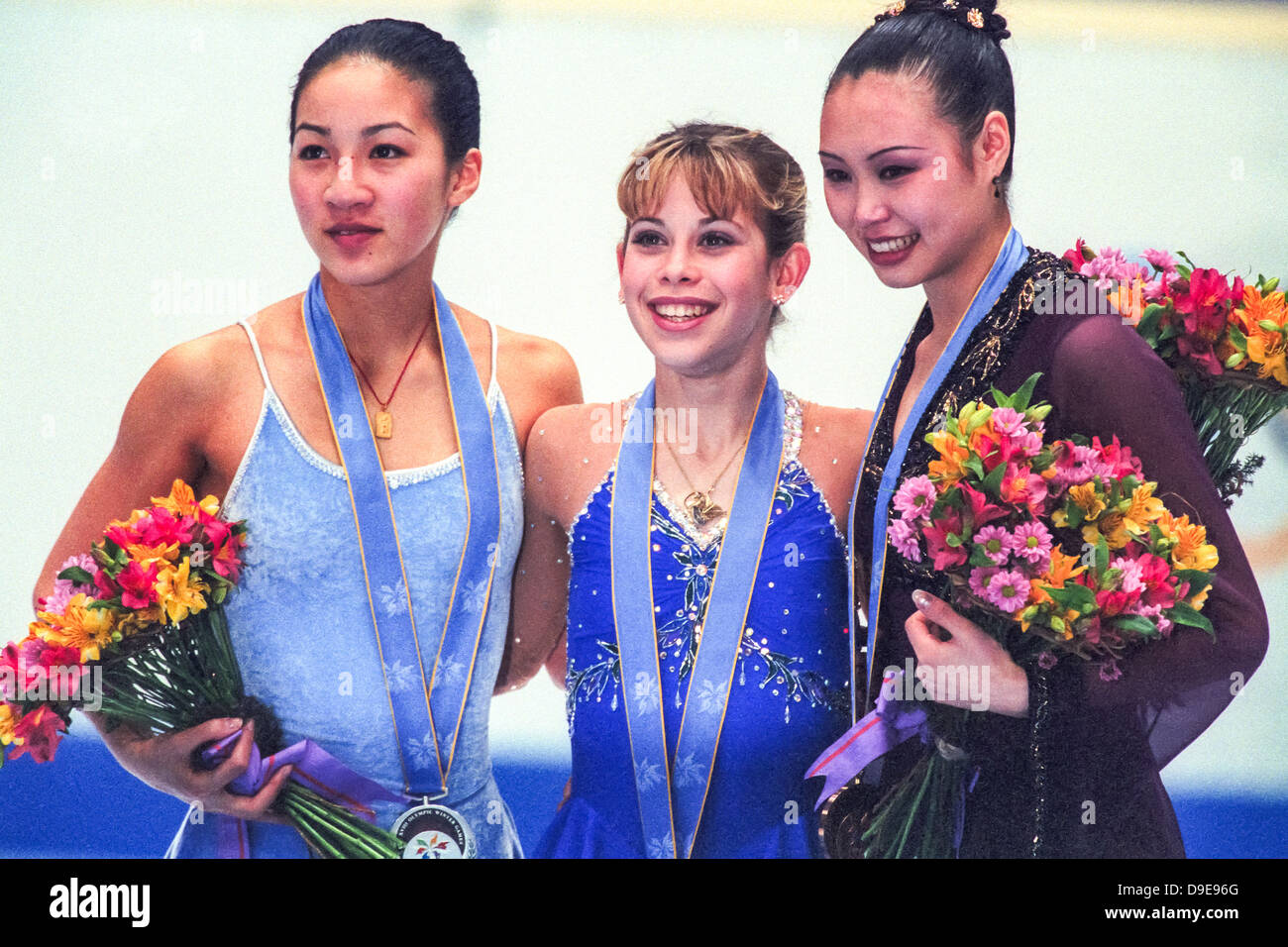 Tara Lipinski Usa Gold C Michelle Kwan Usa L Und Li Chen Chn Auf Dem Podium Mit 