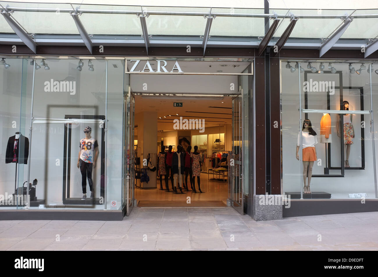 Zara Bekleidung Shop im chequers Einkaufszentrum Maidstone, Kent, Großbritannien 2013 Stockfoto