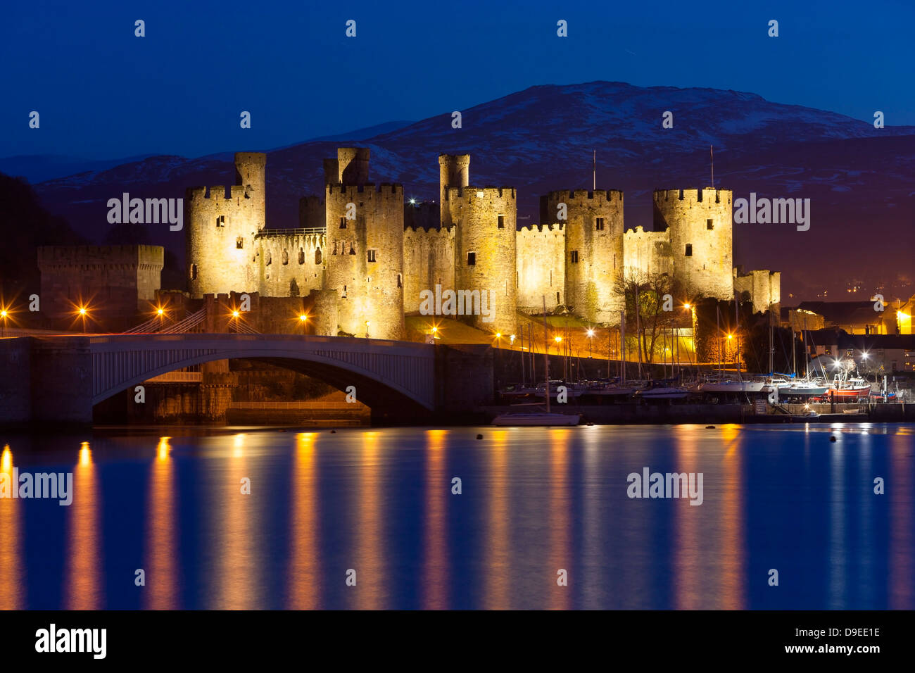 Blick Richtung Conwy Castle über Flusses Conwy, Conwy (Conway), North Wales, Vereinigtes Königreich, Europa. Stockfoto
