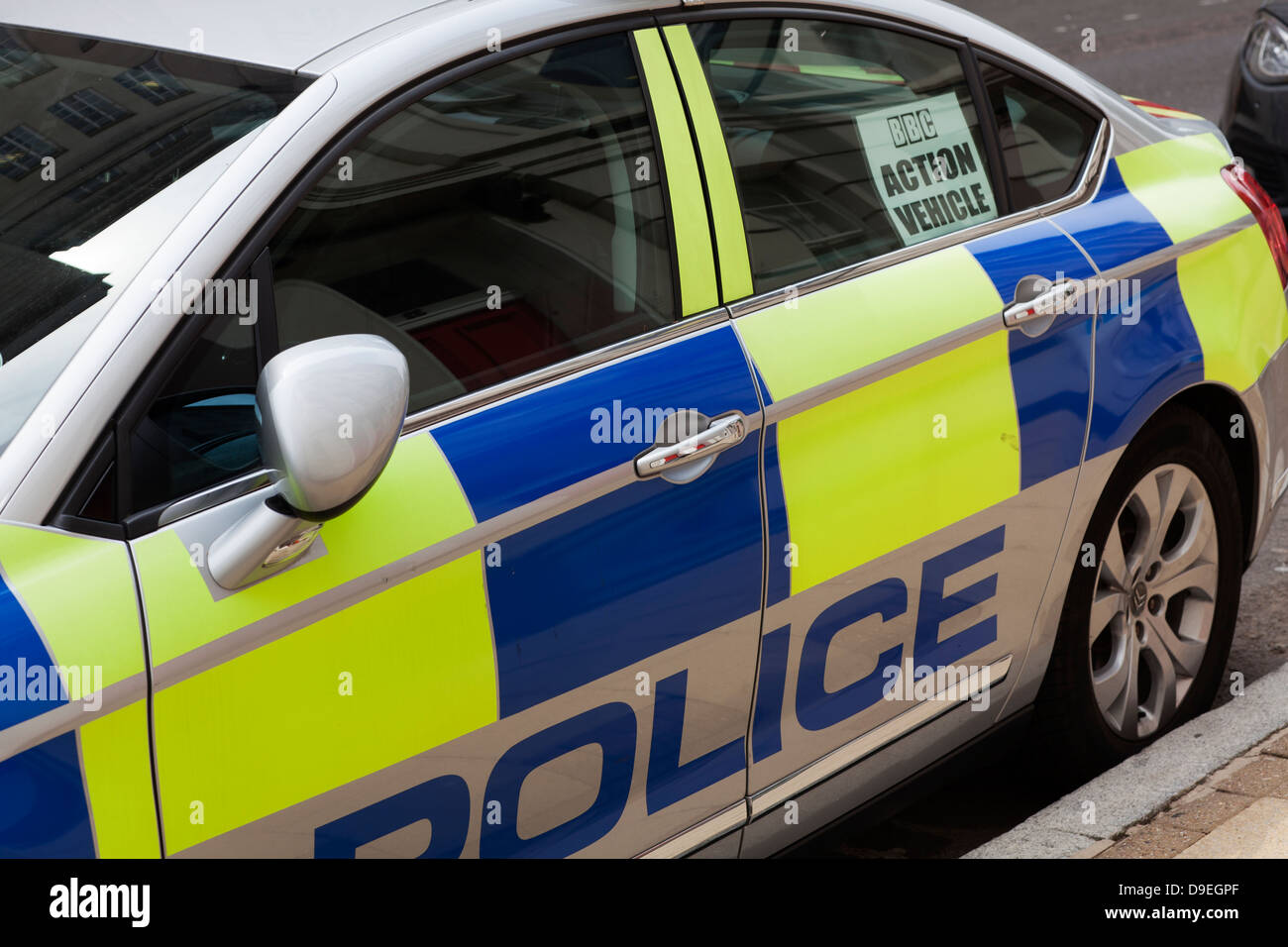 Ein Polizeiauto Mit Einem Schild Drin Lesen Bbc Aktion Fahrzeug Stockfotografie Alamy