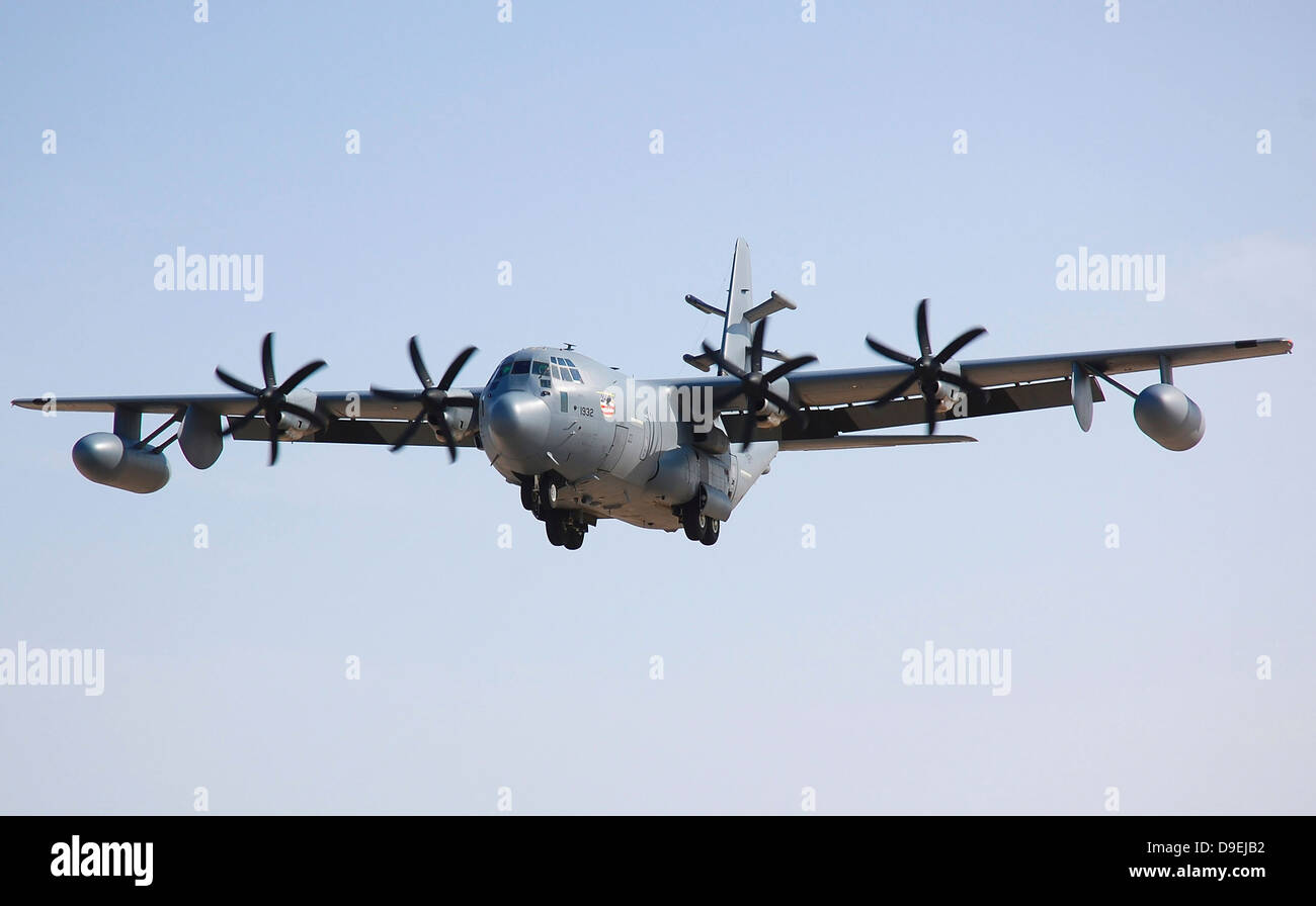 Südwest-Asien - ein EG-130J Commando Solo Flugzeug bereitet zu landen. Stockfoto