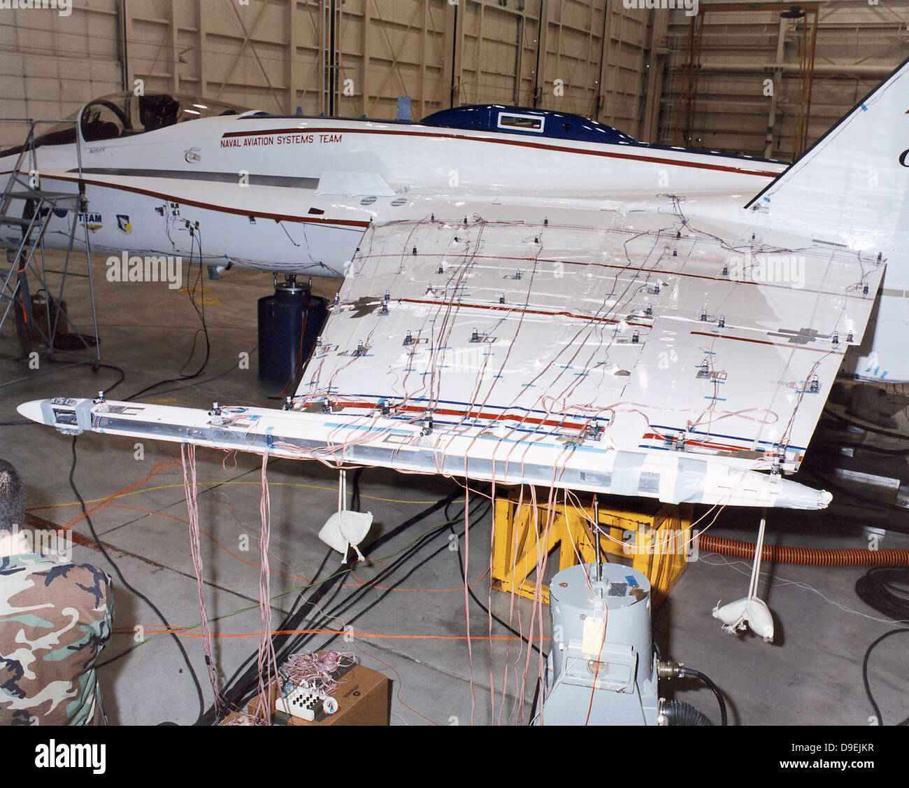 Beschleunigungssensoren und Sensoren decken der Active Aeroelastic Flügel eine F/A-18-Testflugzeug. Stockfoto