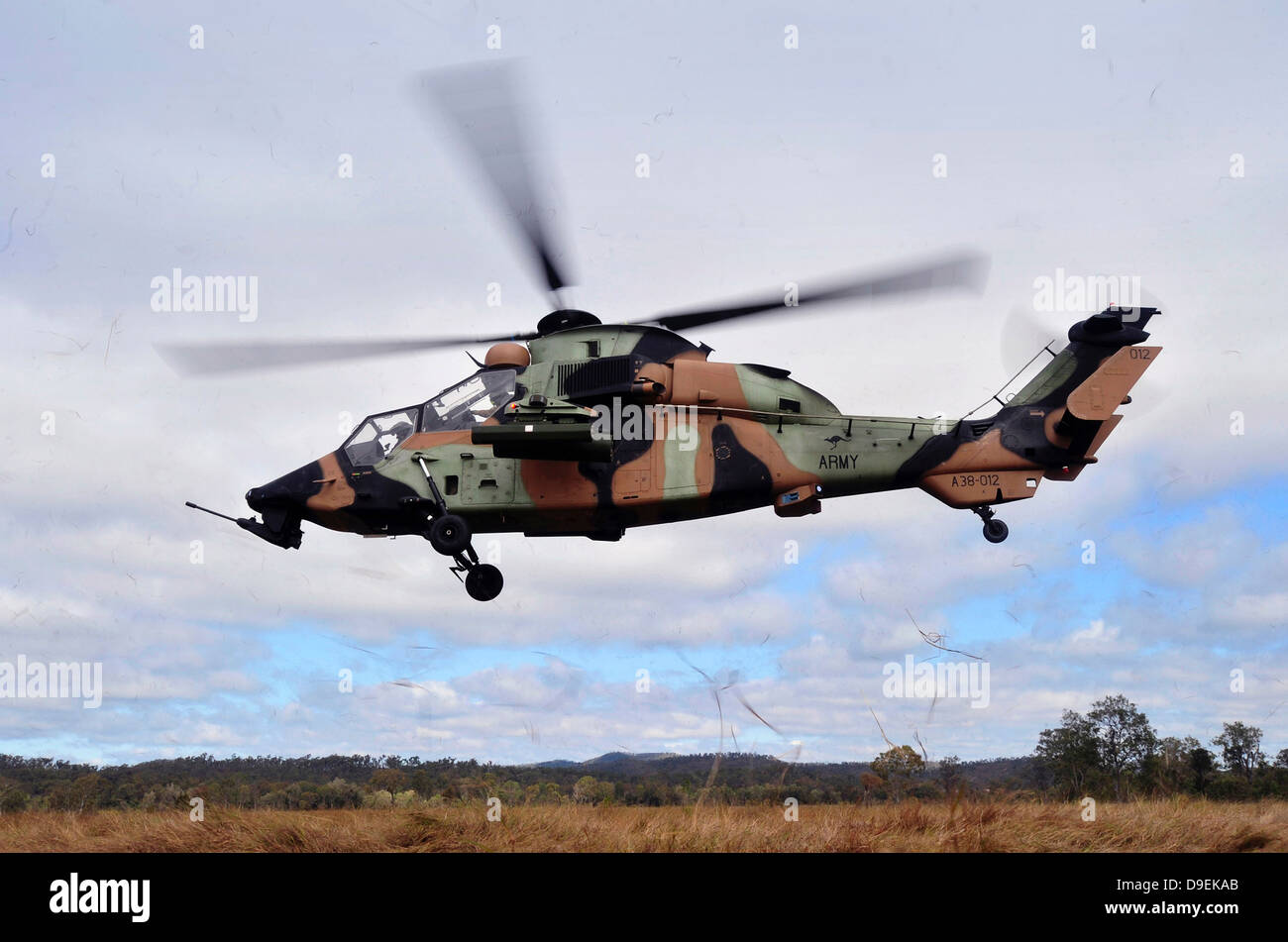 Ein australische Armee-Tiger-Hubschrauber fliegt eine Erkundungsmission. Stockfoto