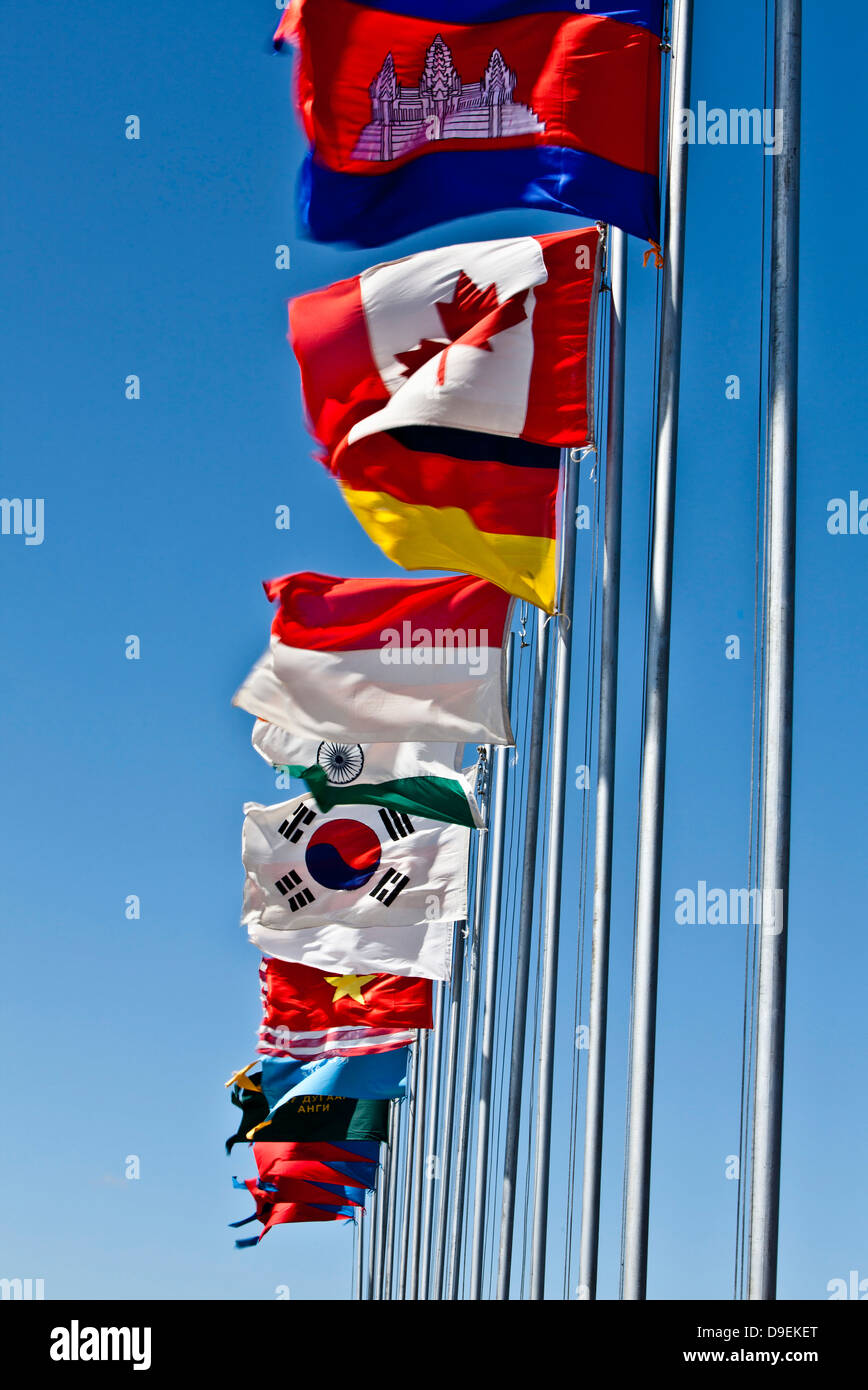 Eine Reihe von Flaggen vertreten die Länder am Übung Khaan Quest 2011 teilnehmen. Stockfoto