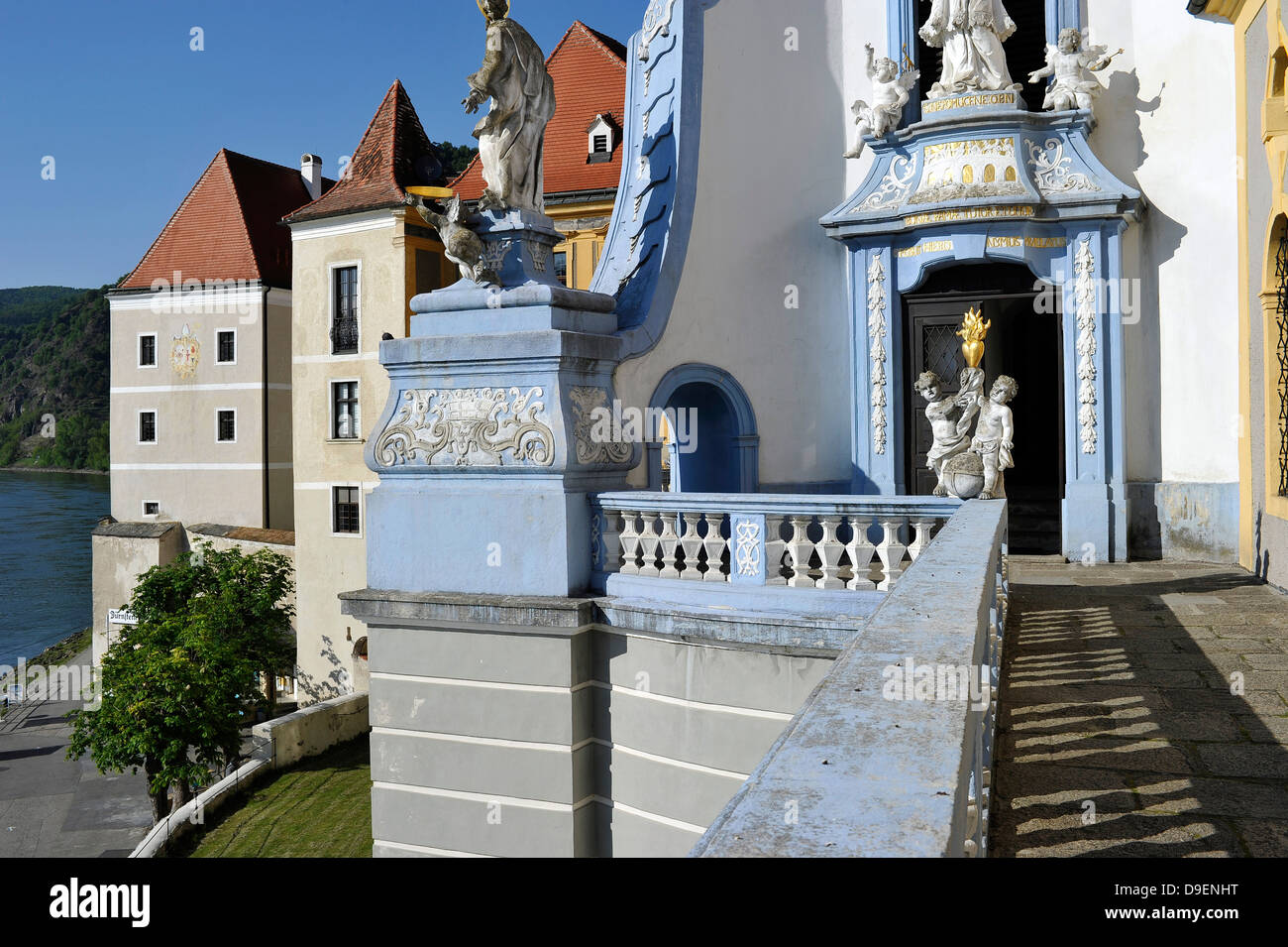Kloster Stift Dürnstein Galerie mit Blick auf die Danube Barock Engel UNESCO Welt Kulturerbe Welt Natur Erbe Wachau Stockfoto