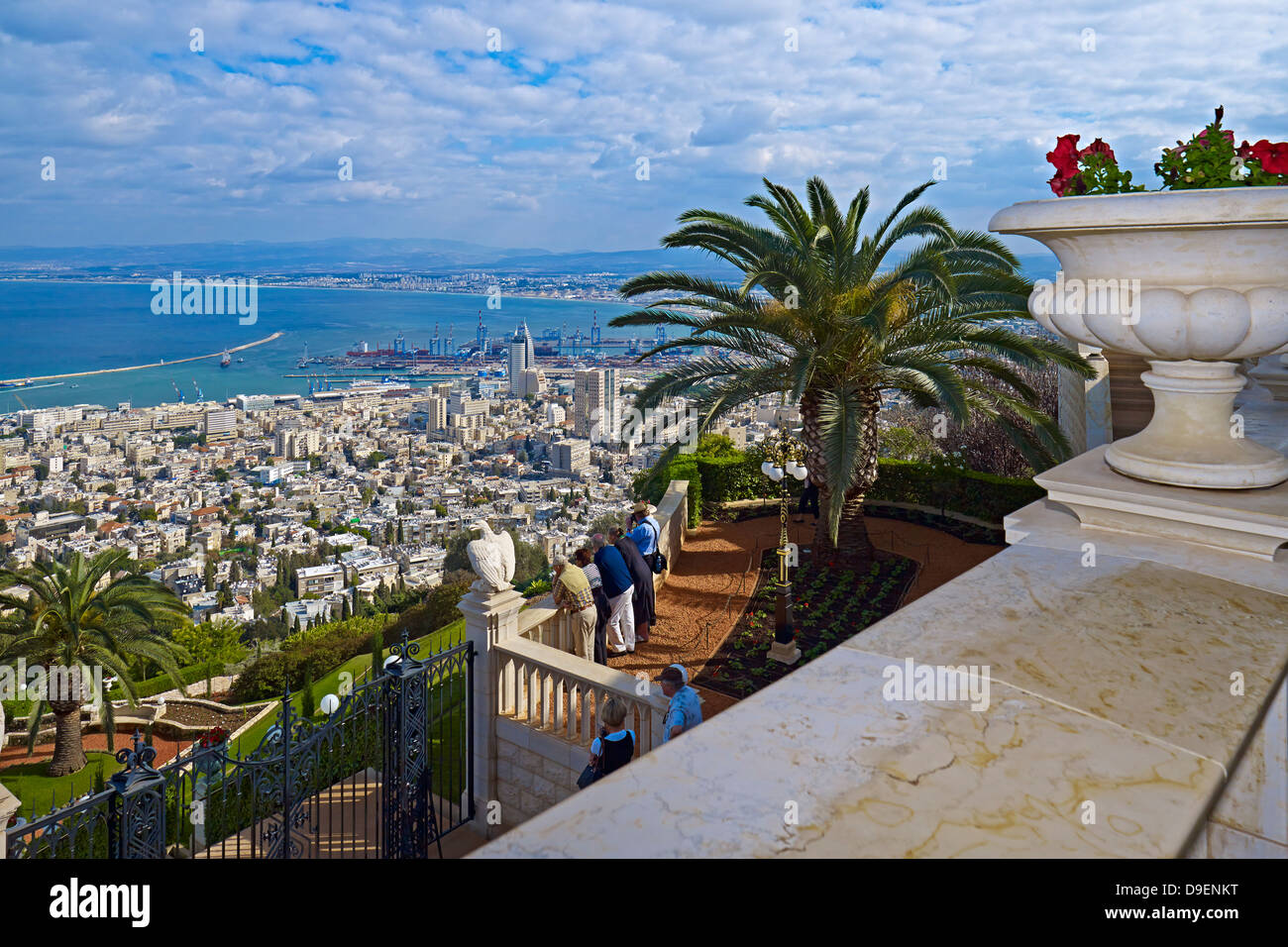 Blick vom Bahá ' í World Centre auf dem Berg Karmel in Haifa, Israel Stockfoto