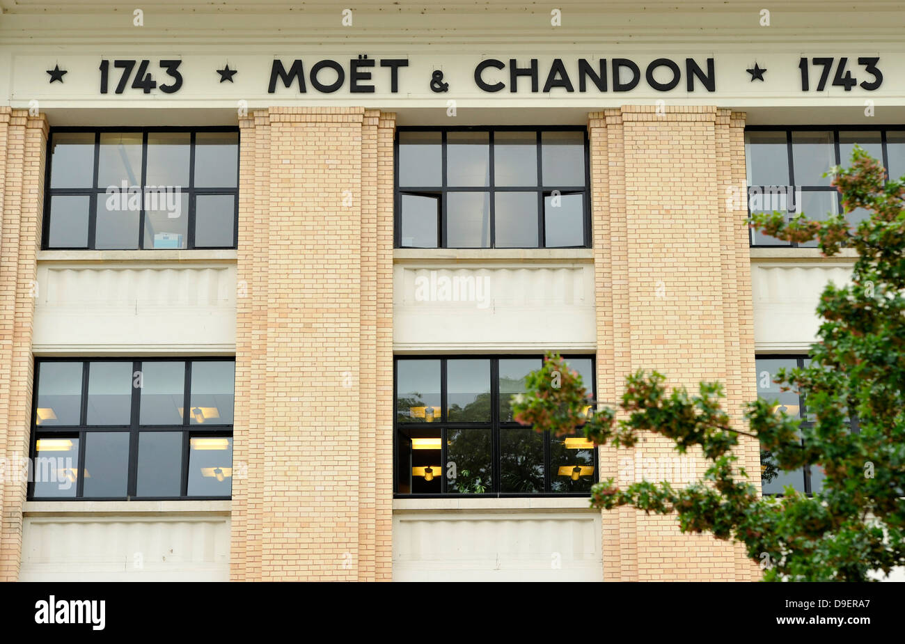 Firma Hauptsitz zentrale Hauptsitz Wein des Herstellers von Moet & Chandon gute Luxuskonzern LVMH (Louis Vuitton Stockfoto