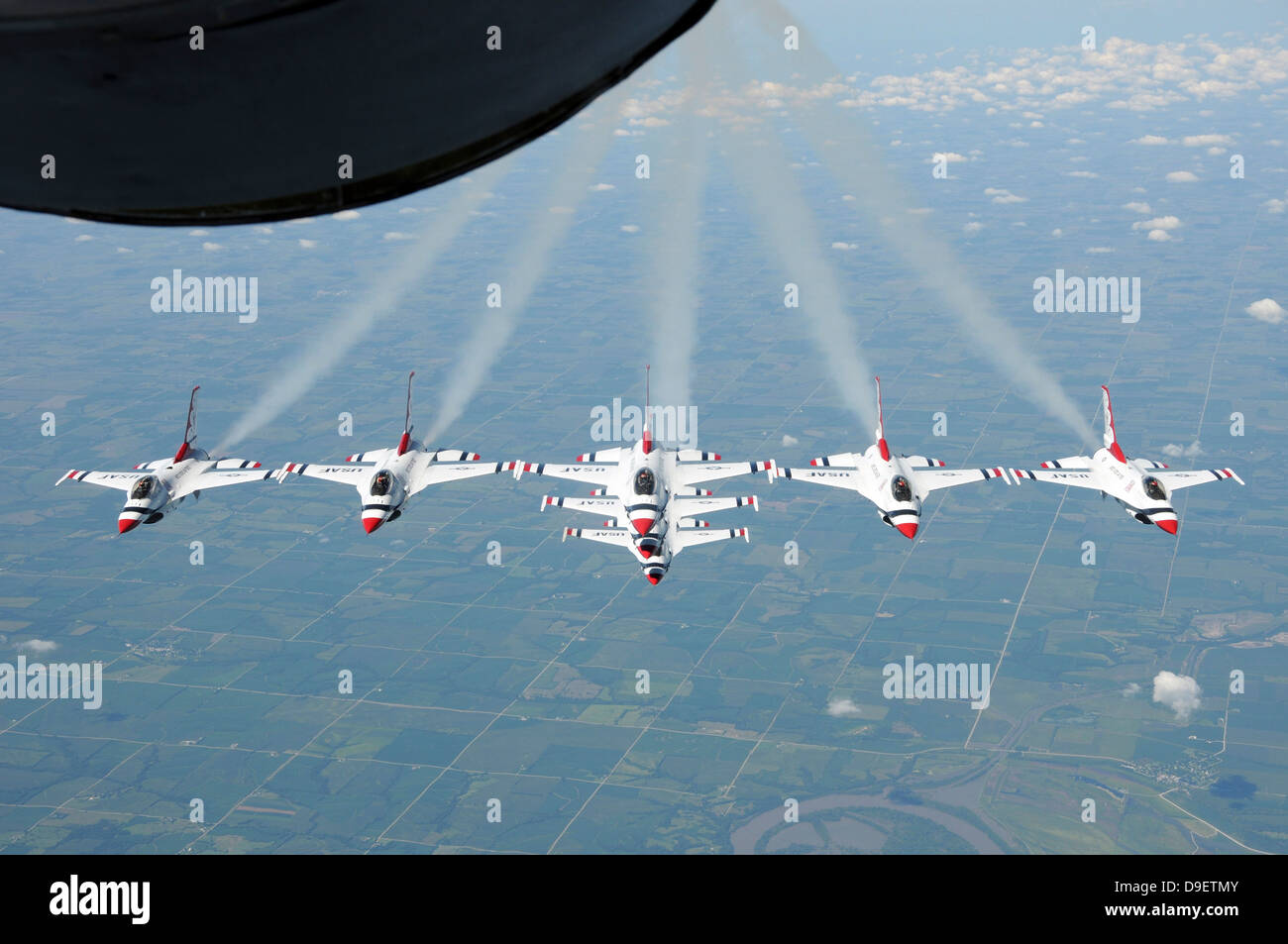Die US Air Force Thunderbird Demonstration Squadron in Bildung. Stockfoto