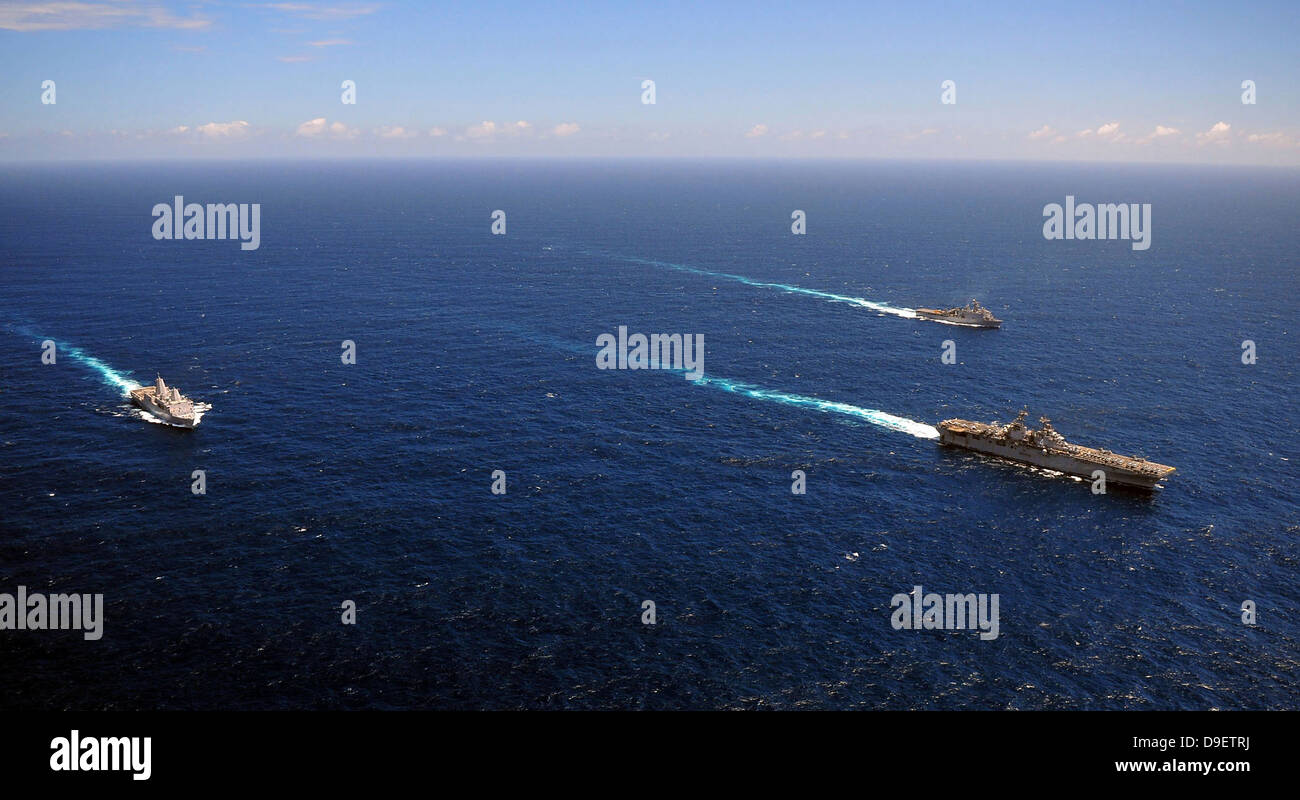 USS Boxer, USS Comstock und USS Green Bay transit im Indischen Ozean. Stockfoto