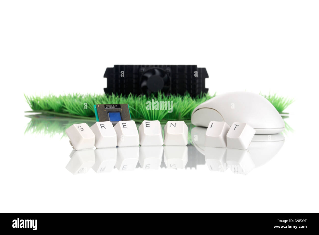 Prozessor, Lüfter und Maus mit Kunst Rasen Prozessor, Lüfter und Maus mit Kunstrasen Stockfoto
