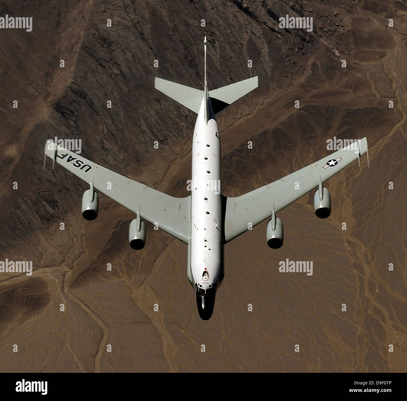 14. März 2006 - bereitet A US Air Force RC-135 Rivet Joint Aufklärungsflugzeug eine Luftbetankung über Kirgisistan. Stockfoto
