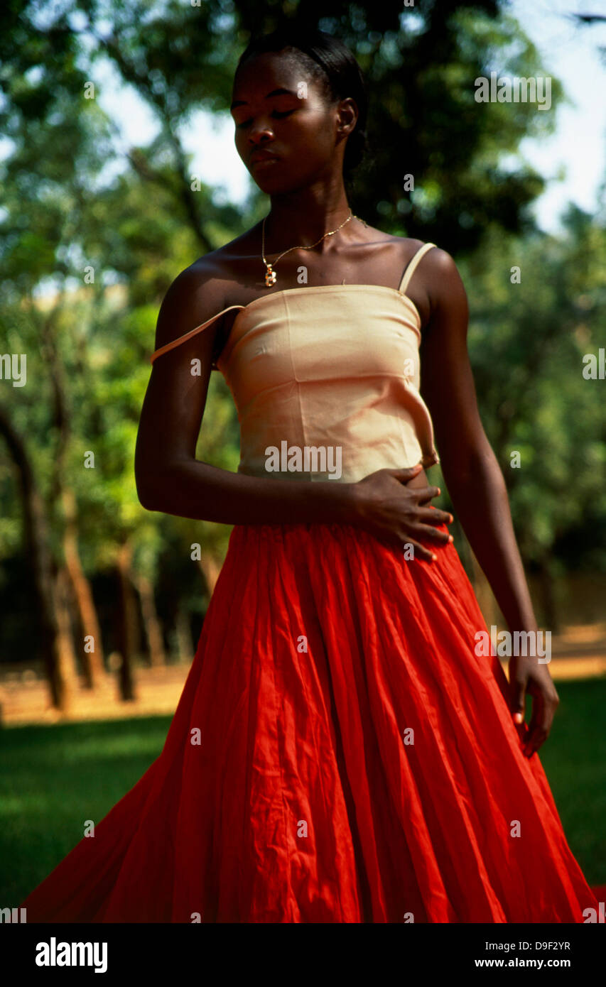 Tänzerin bei der Eröffnungsfeier des 6. afrikanische Begegnungen der Fotografie Stockfoto