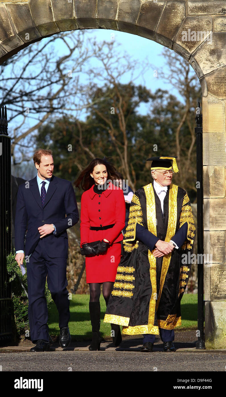 Prinz William, Kate Middleton, Menzies Campbell Prinz William und Kate Middleton zurück zur Universität St. Andrews, wo sie kennenlernten, um seine 600. Jahrestag feiern St. Andrews, Schottland - 24.02.11 starten, Stockfoto