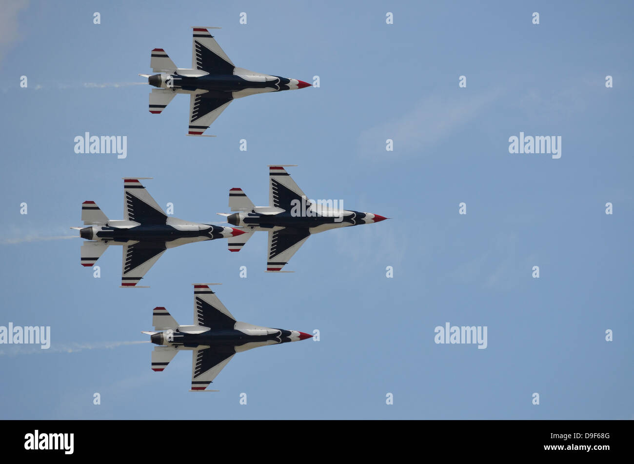 Die United States Air Force Thunderbirds Demonstration Squadron fliegen in Diamant-Formation in Lakeland, Florida. Stockfoto