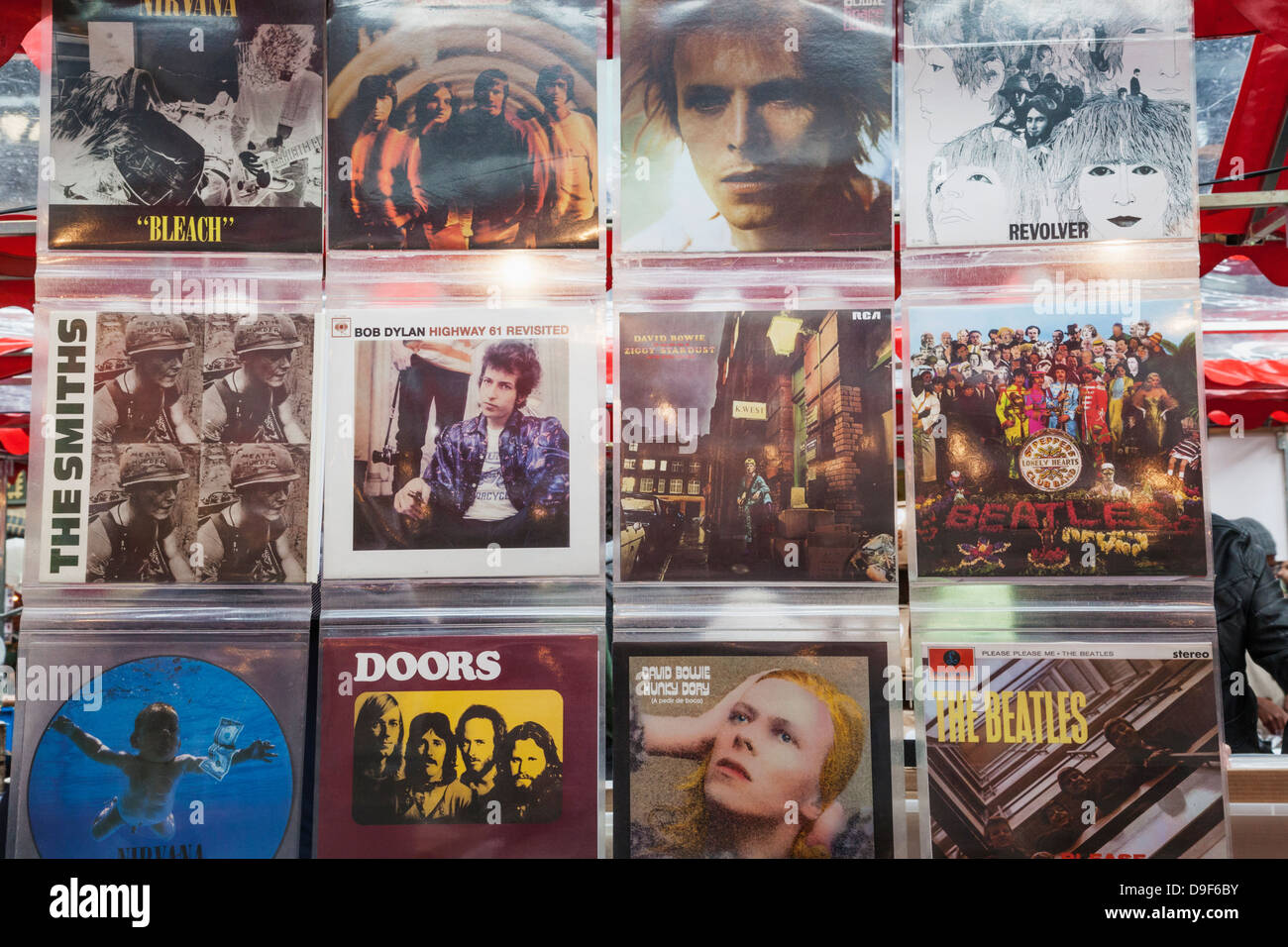 England, London, Shoreditch, Spitafields Markt, Stall verkaufen Vintage Records Stockfoto
