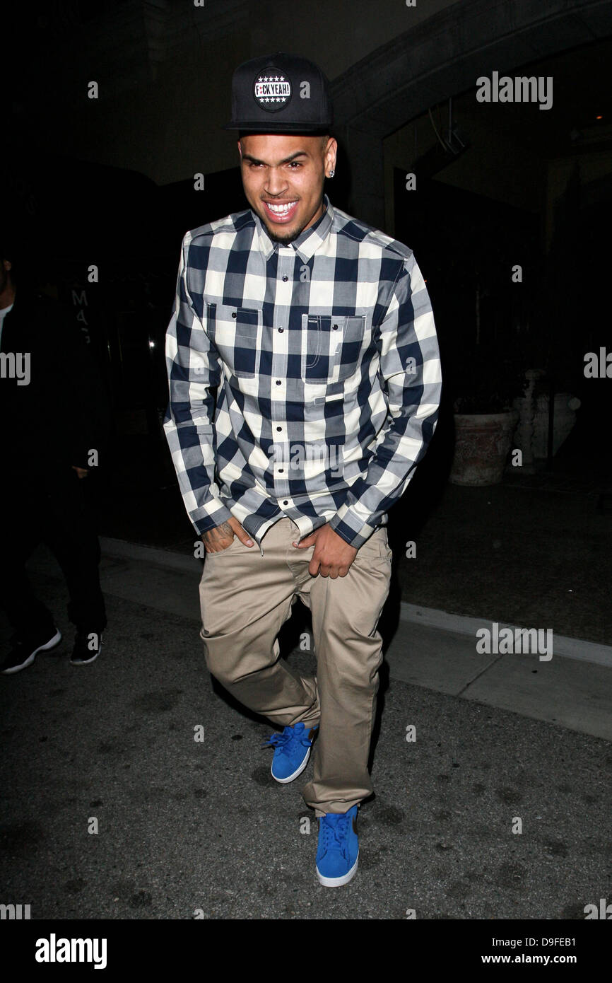 Chris Brown Verlassen Maggiano Es Little Italy Restaurant Nach Der