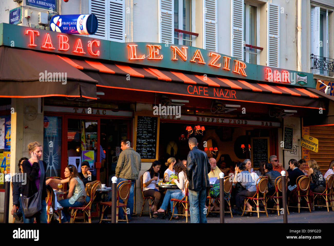 Restaurant montmartre paris Fotos und Bildmaterial in hoher Auflösung