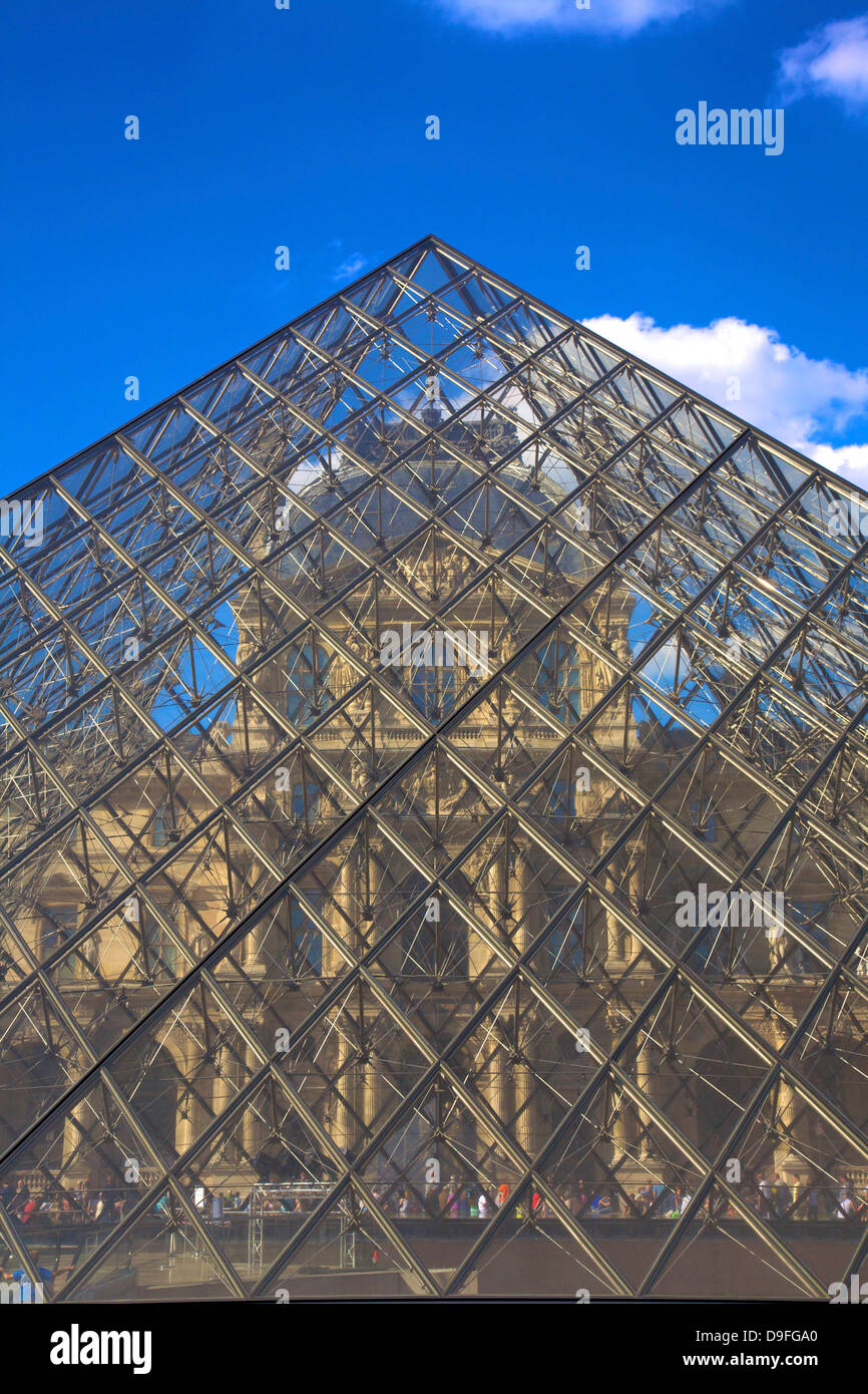 Pyramide des Louvre, Paris, Frankreich Stockfotografie - Alamy