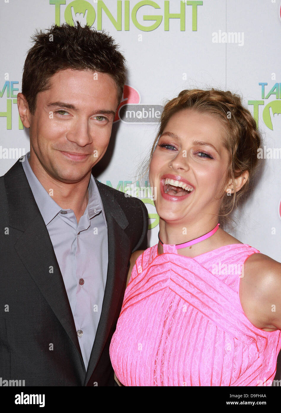 Topher Grace, Teresa Palmer Relativity Media präsentiert die Premiere von "Take Me Home Tonight" Held am königlichen Kinos Los Angeles, Kalifornien - 02.03.11 Stockfoto