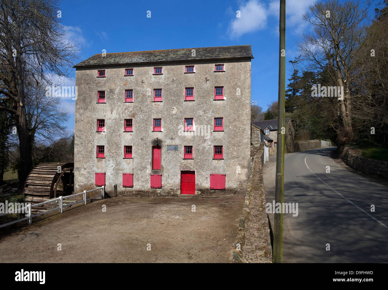 Murphy's alte Wasserrad und Mehl-Mühle am Fluss Corock, circa 1851, Foulkesmill, County Wexford, Irland Stockfoto