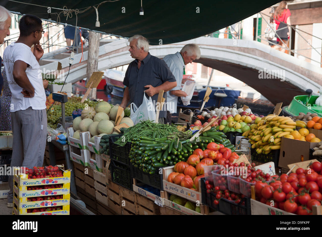 Lastkahn Markt Rio San Barnaba, Venedig, Veneto, Italien Stockfoto