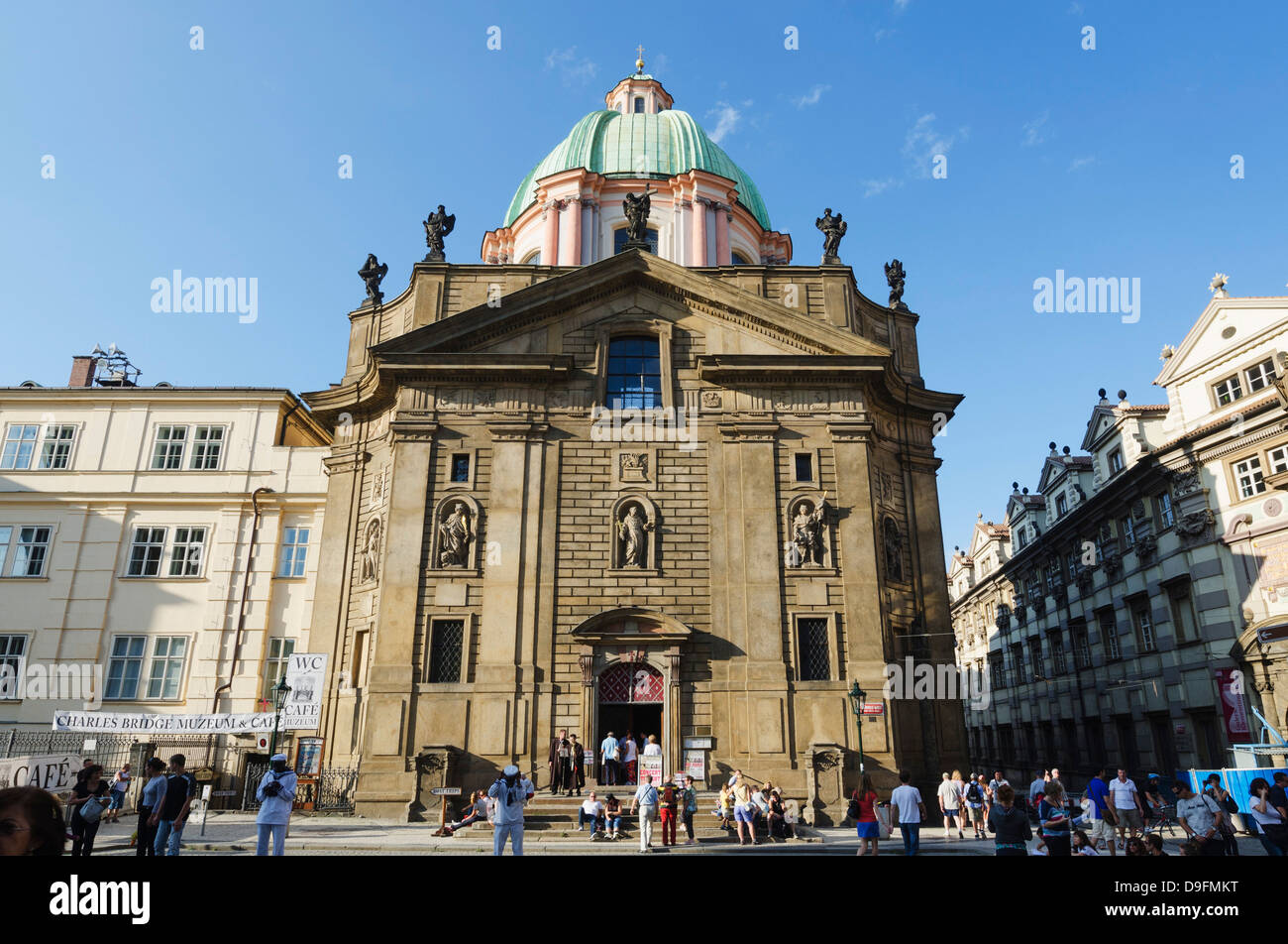 Fassade der Kirche des Hl. Franziskus, Prag, Tschechische Republik Stockfoto