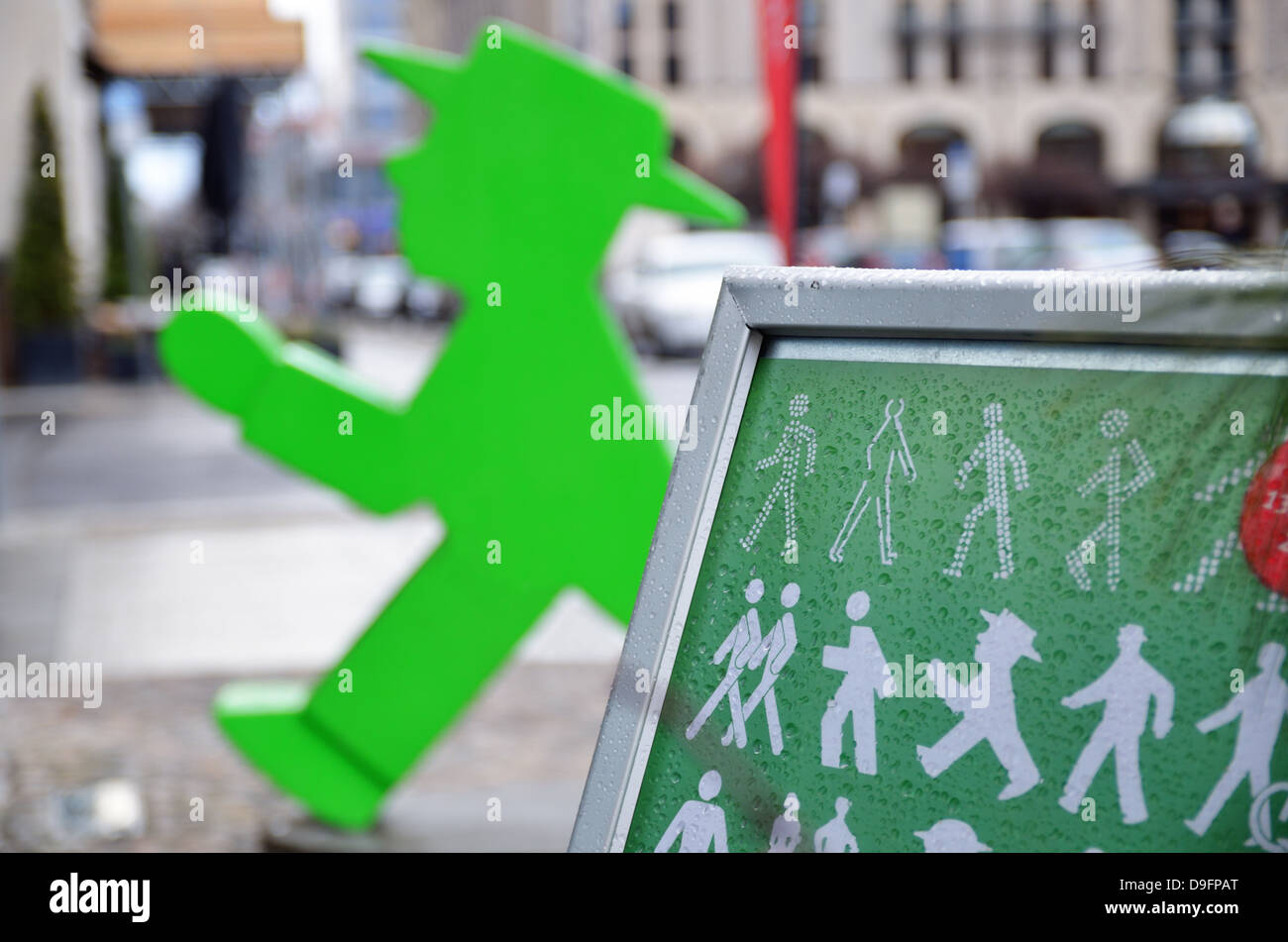 Grüne Ampelmännchen, Berlin, Deutschland - Jan 2012 Stockfoto