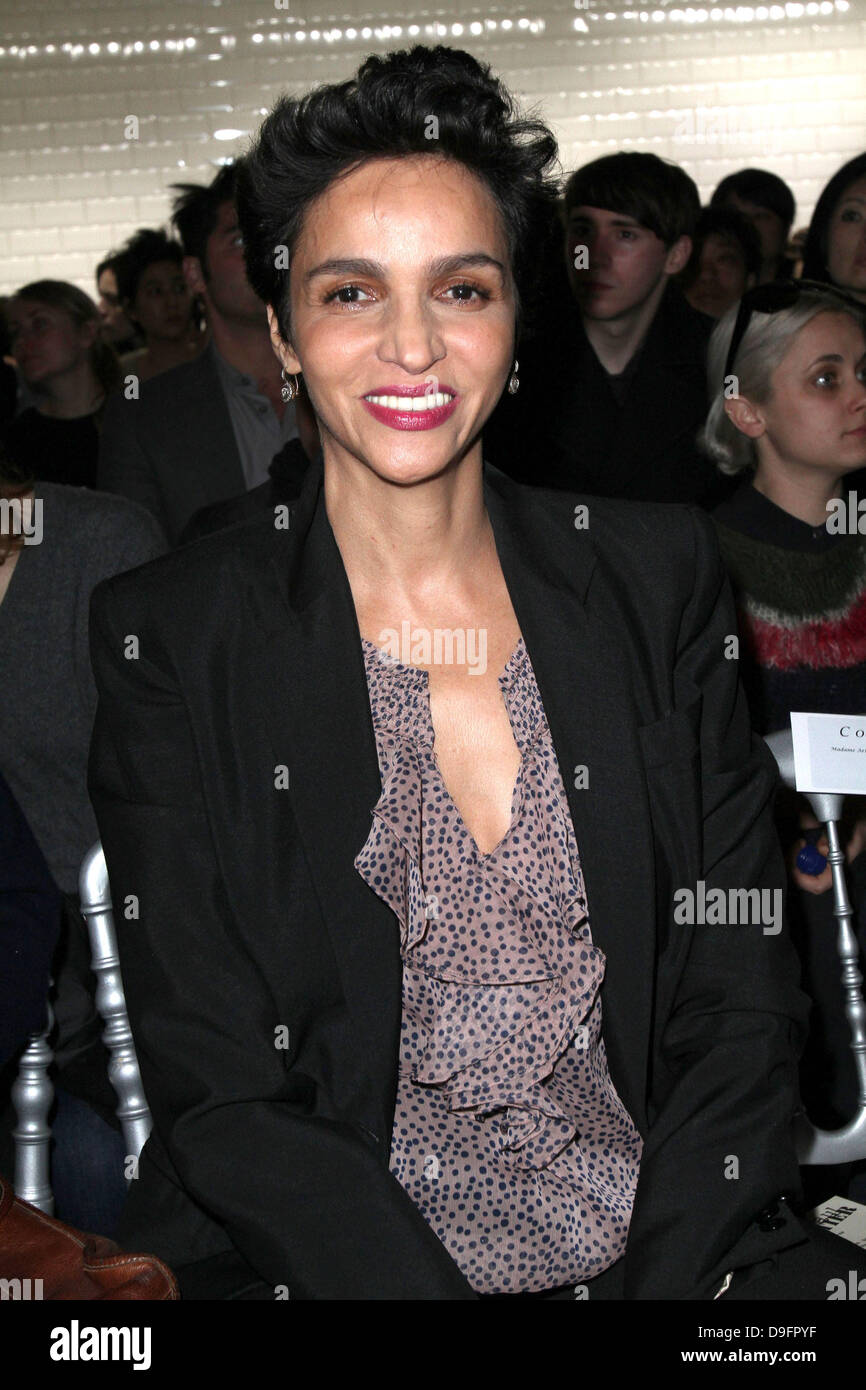 Farida Khelfa Paris Fashion Woche Ready To Wear Herbst/Winter 2011 - Jean Paul Gaultier - Front Row Paris, Frankreich - 05.03.11 Stockfoto