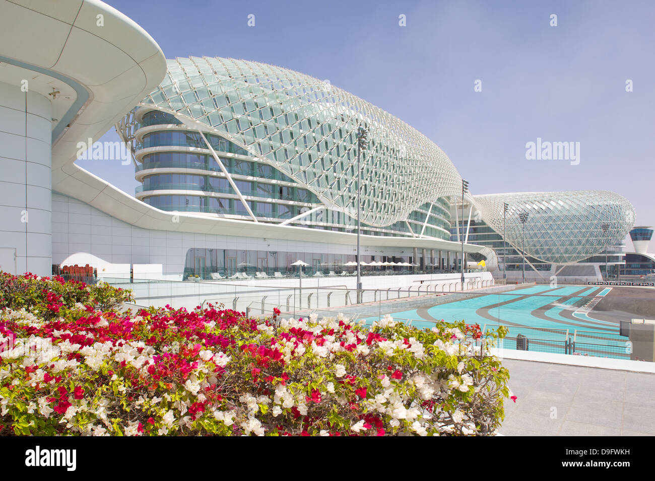 Viceroy Hotel und Formel 1 Rennstrecke Yas Island, Abu Dhabi, Vereinigte Arabische Emirate, Naher Osten Stockfoto