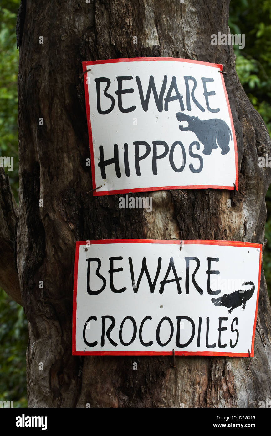 Warnzeichen im Chobe Safari Lodge Campingplatz, Kasane in Botswana, Afrika Stockfoto