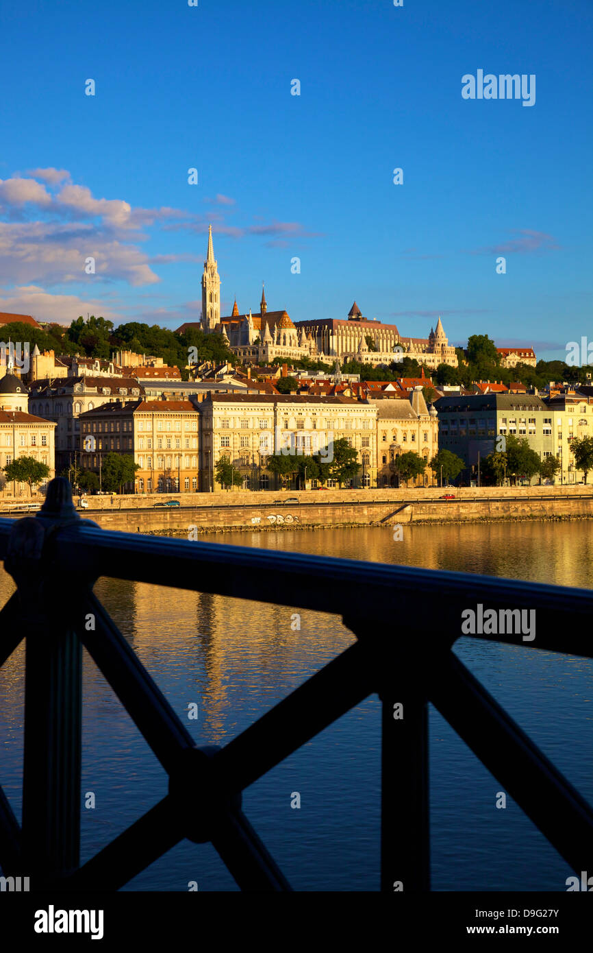 Kettenbrücke, Mátyás (Matthias-Kirche) und Fischerbastei, Budapest, Ungarn Stockfoto