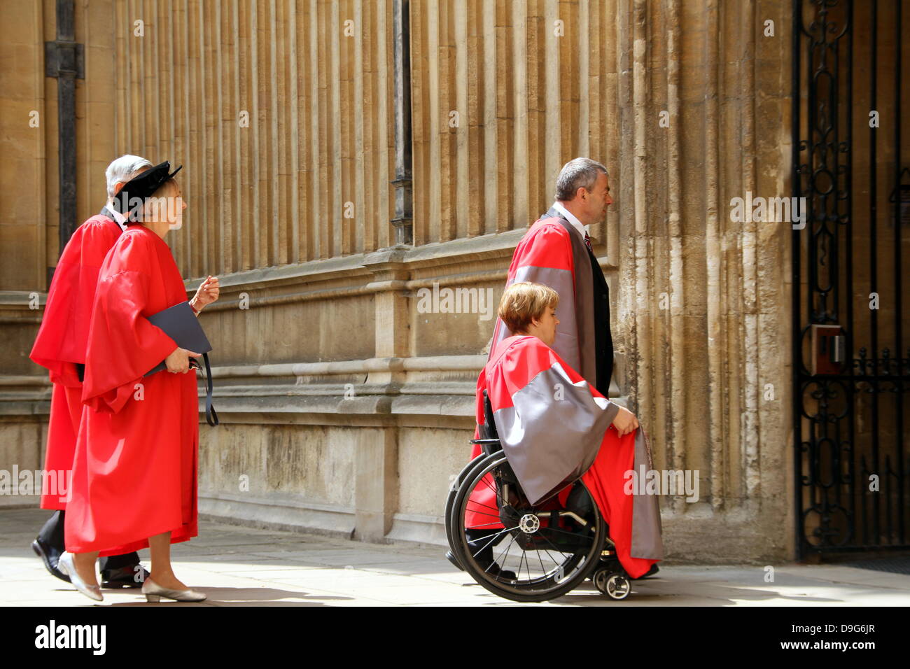 Oxford, UK. 19. Juni 2013. Tanni Grey-Thompson in einer Prozession zu ihrem Ehrendoktorwürde der Universität Oxford heute erhalten. Bildnachweis: Petericardo Lusabia/Alamy Live-Nachrichten Stockfoto