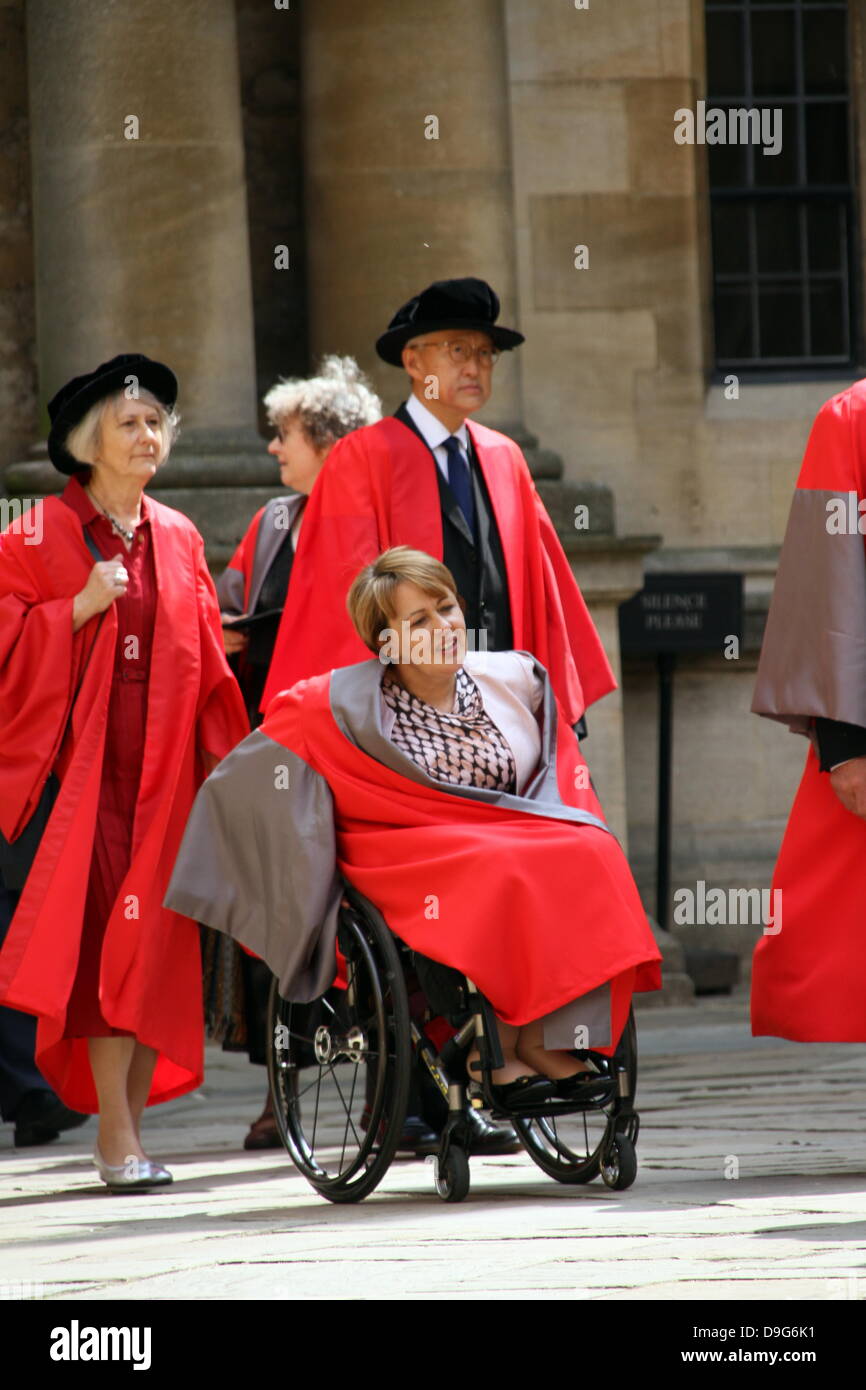 Oxford, UK. 19. Juni 2013. Dame Anne Owers, der Frau Abgeordneten Andrew li Kwok nang und Baroness tanni Grau - Thompson in einer Prozession ihren Ehrendoktor an der Universität Oxford zu erhalten heute. Credit: petericardo lusabia/alamy leben Nachrichten Stockfoto