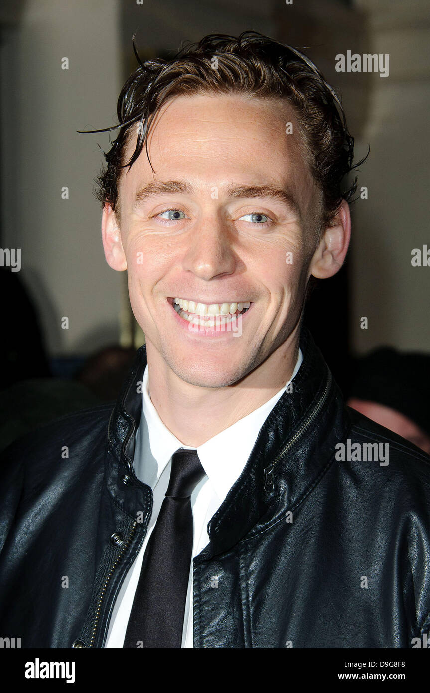 Tom Hiddleston bei der Gala Preview von "Flare Path" im Theatre Royal. London, England - 10.03.11 Stockfoto