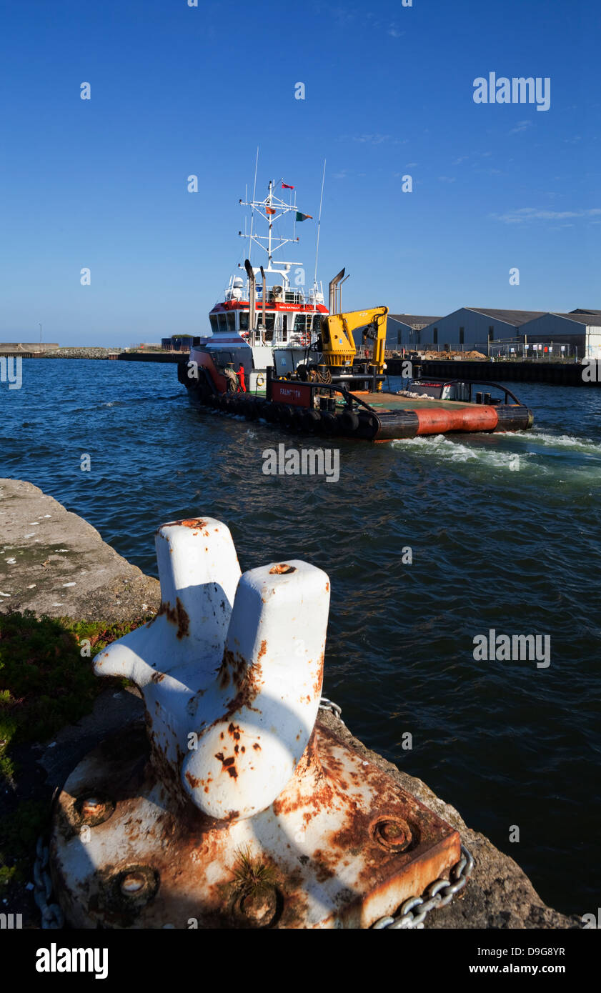 MTS "Wertvoll" Schlepper auf dem Avoca River, bestanden laufen die Kais, Arklow, County Wicklow, Ireland Stockfoto