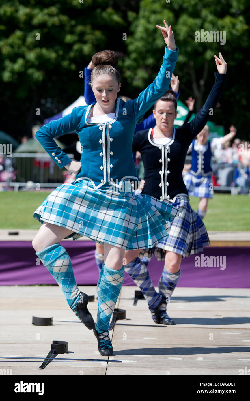 Schwert-Tänzer bei Aberdeen Highland Games, 16. Juni 2013 Stockfoto