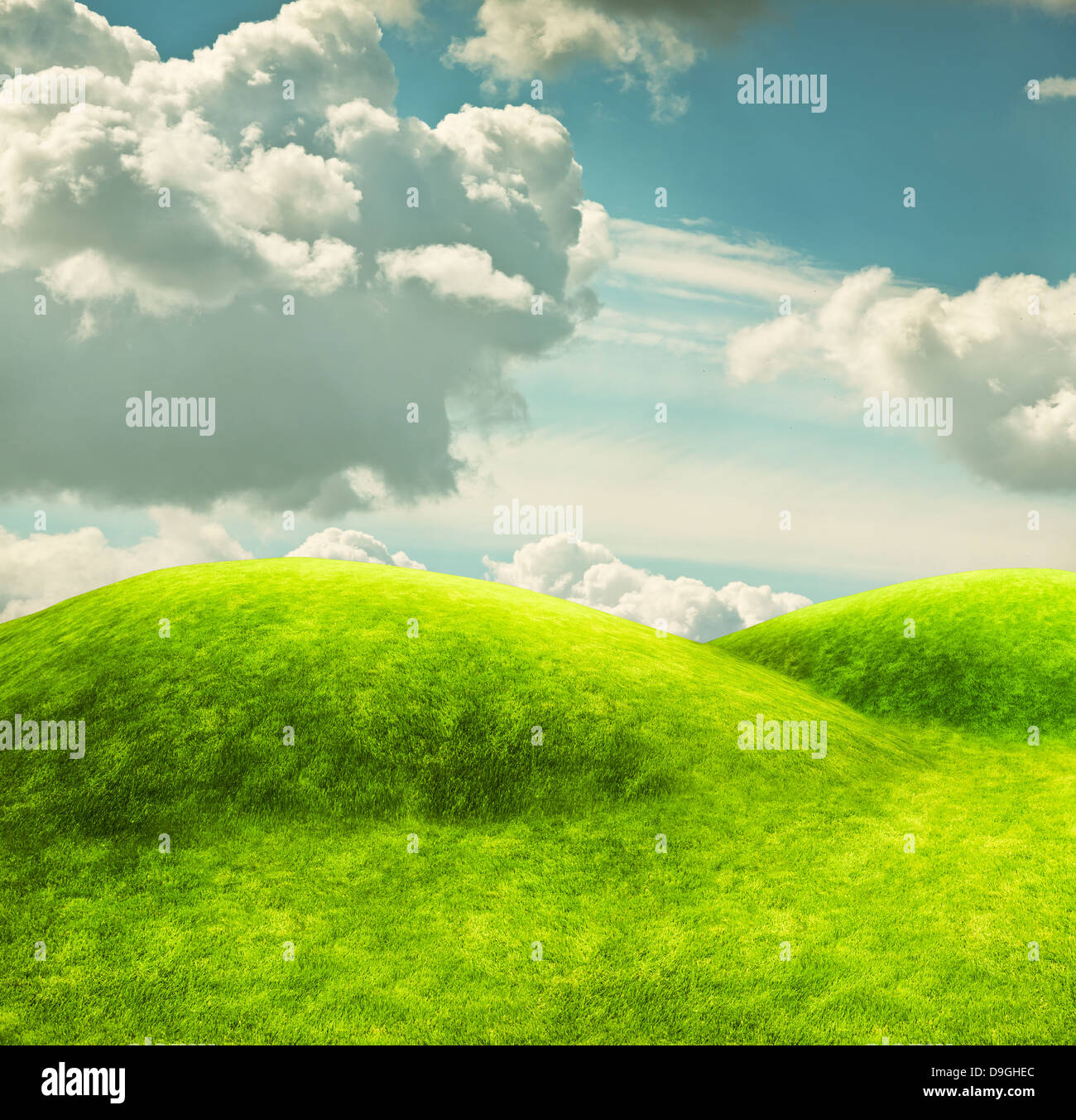 Grüne Hügel und blauer Himmel Stockfoto