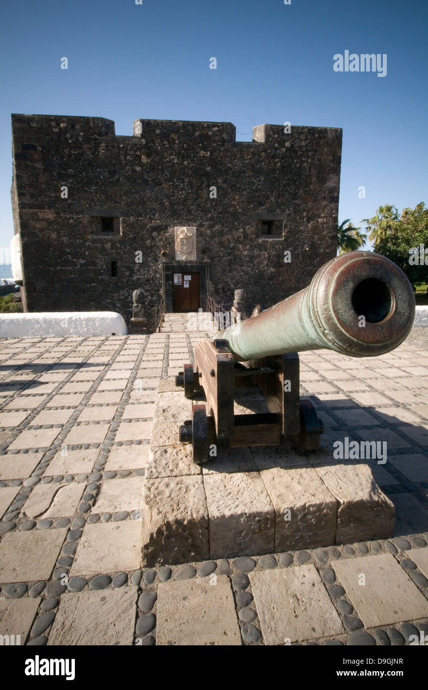 Festung Burg Burgen Festungen Kanone Kanonen Puerto Rico Teneriffa Verteidigung verteidigen Spanien Spanisch Stockfoto
