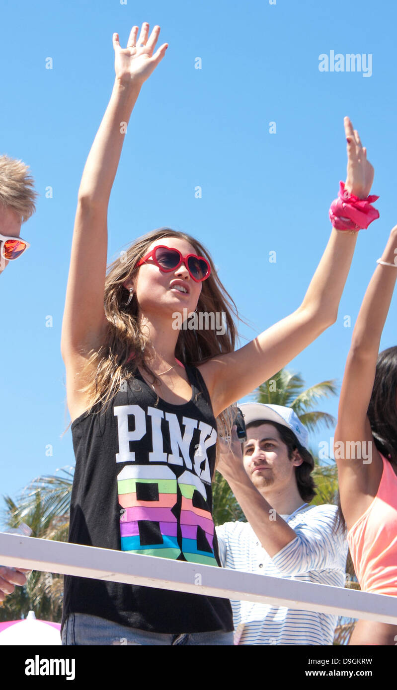 Short De Course Victoria's Secret En Dentelle Doublé – Style Collégial Florida Miami