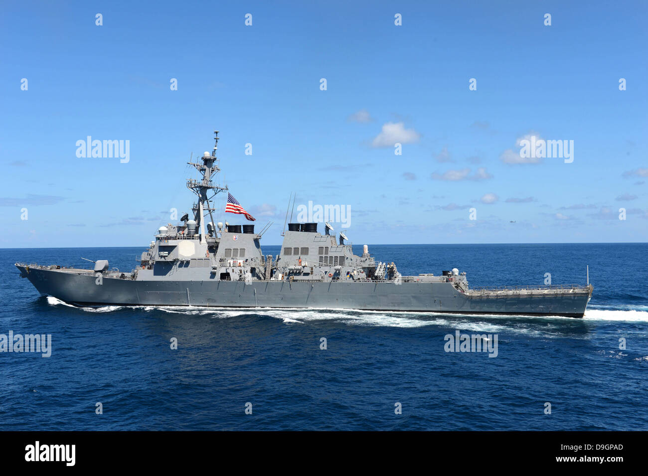 Pazifik, 27. August 2012 - Transite der geführte Flugkörper-Zerstörer USS Fitzgerald (DDG-62) des Pazifischen Ozeans. Stockfoto