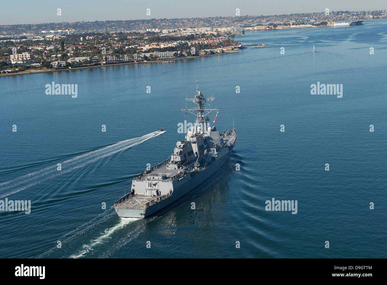 Geführte Flugkörper Zerstörer USS William P. Lawrence fährt San Diego. Stockfoto