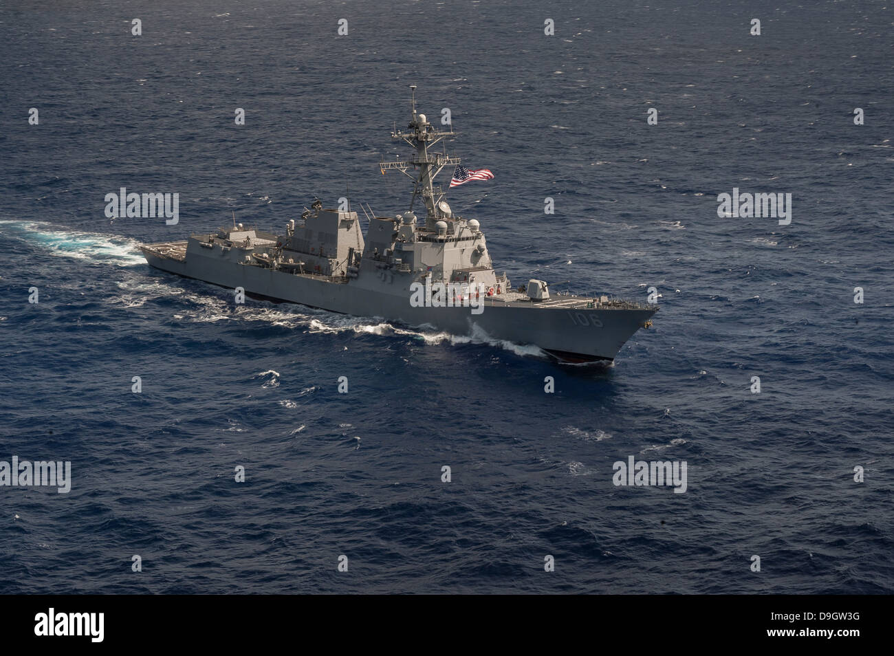 Der Arleigh-Burke-Klasse geführte Flugkörper Zerstörer USS Stockdale. Stockfoto