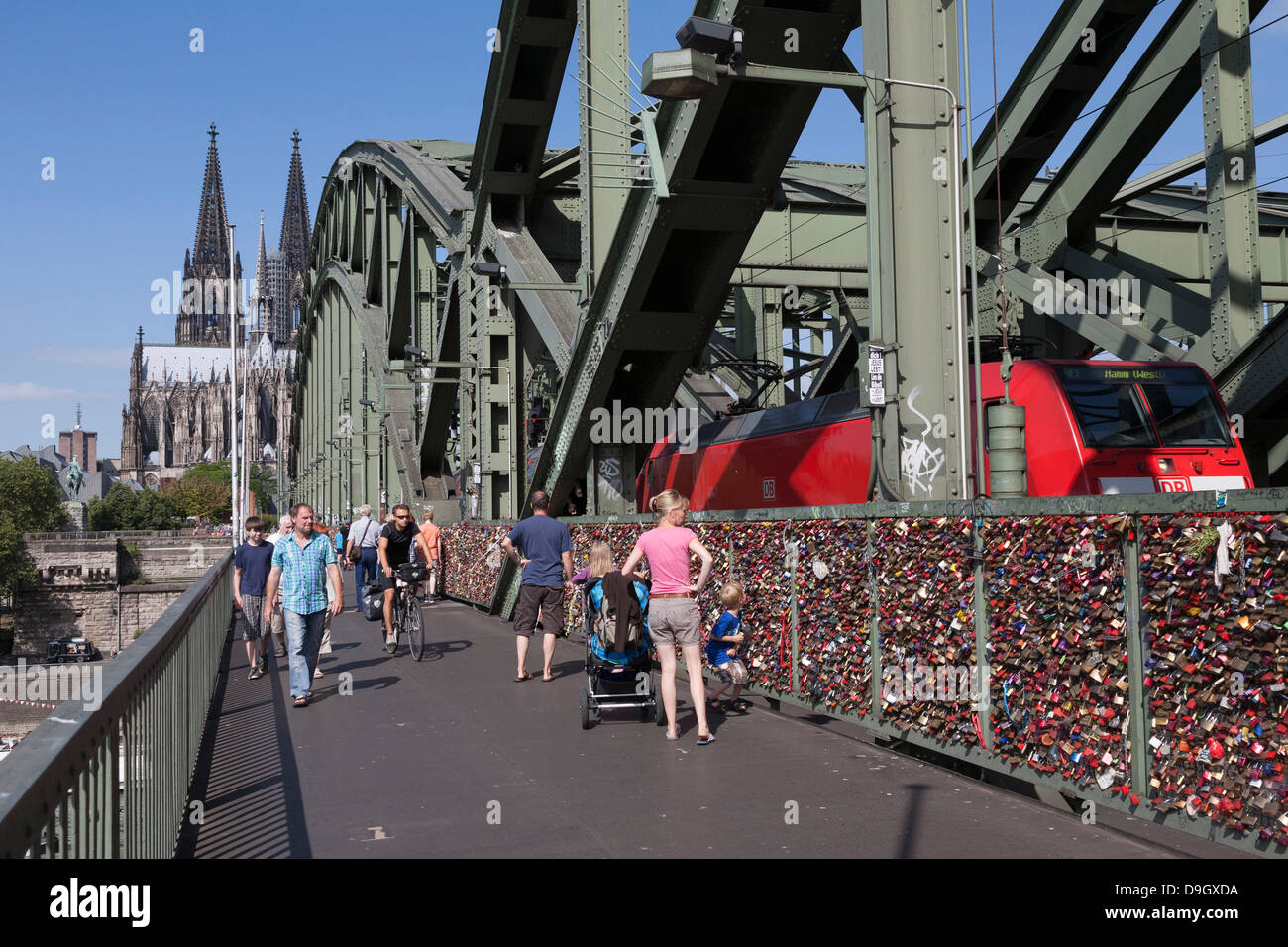 Liebe, Schlösser, Vorhängeschlösser, Hohenzollernbrücke, Köln Stockfoto