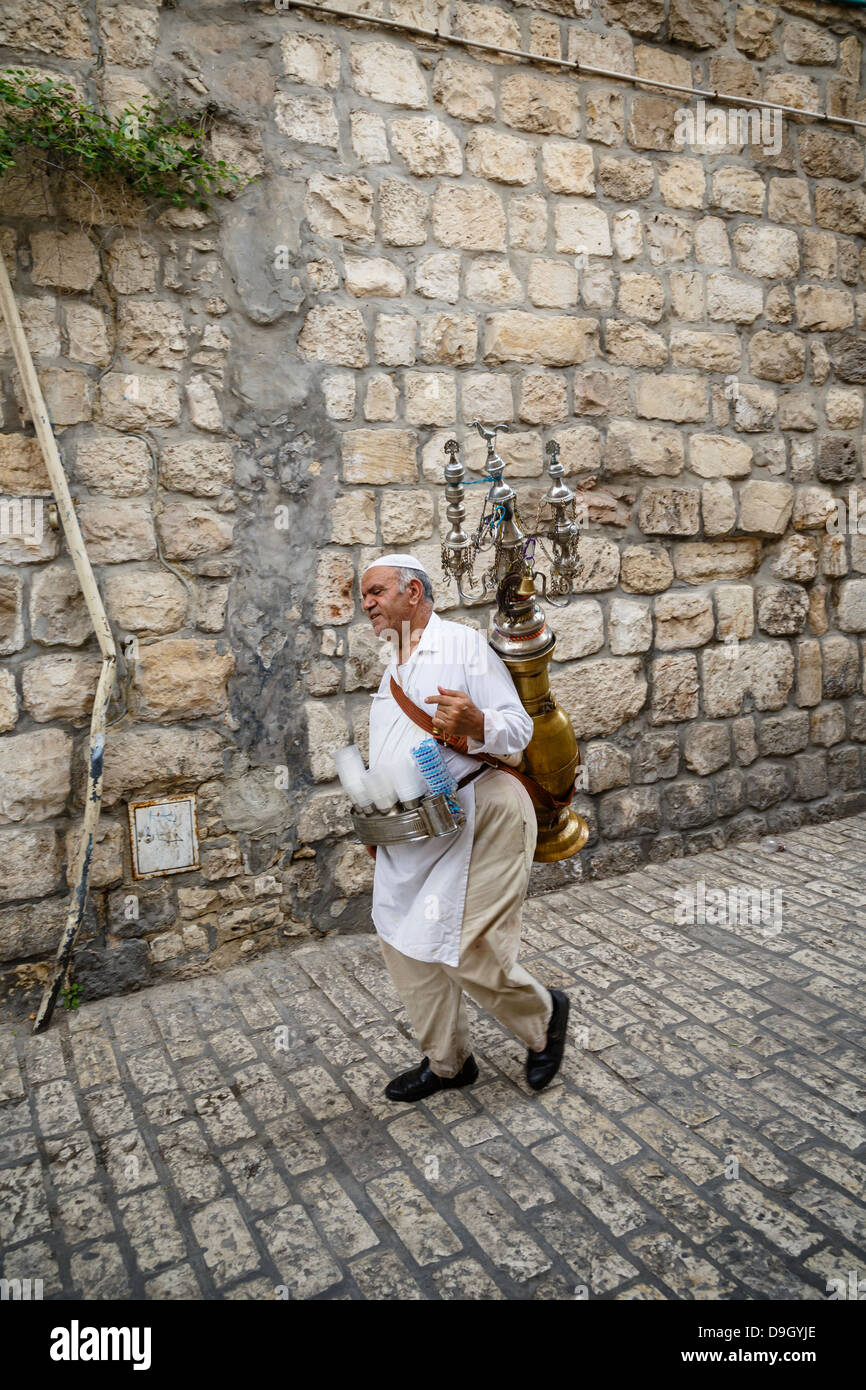 Traditionelle Wasser-Verkäufer in der alten Stadt, Jerusalem, Israel. Stockfoto