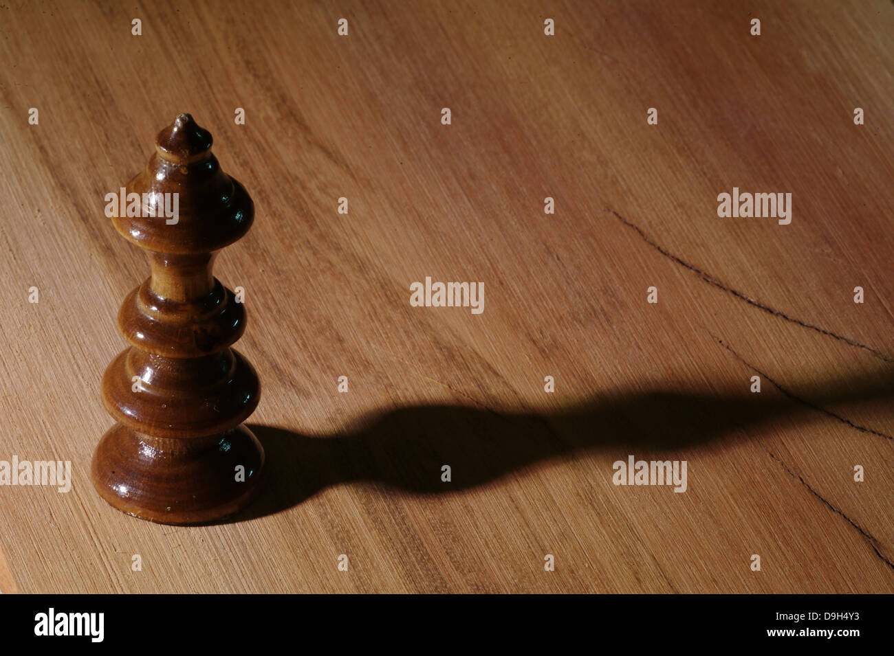 Schach Werkzeug König Königin auf Holzbrett Stockfoto