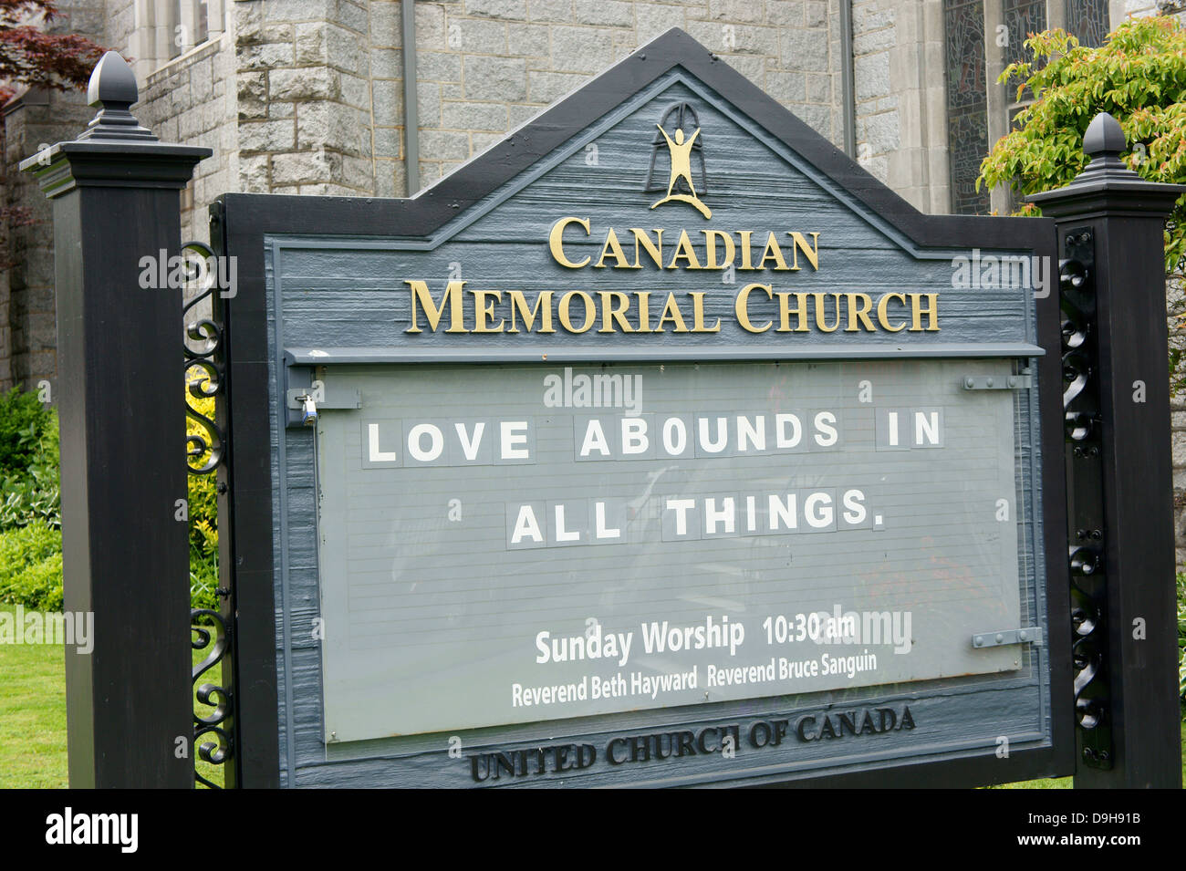 Spirituelle Botschaft auf einem Schild außerhalb Canadian Memorial United Church, Vancouver, Britisch-Kolumbien, Kanada Stockfoto