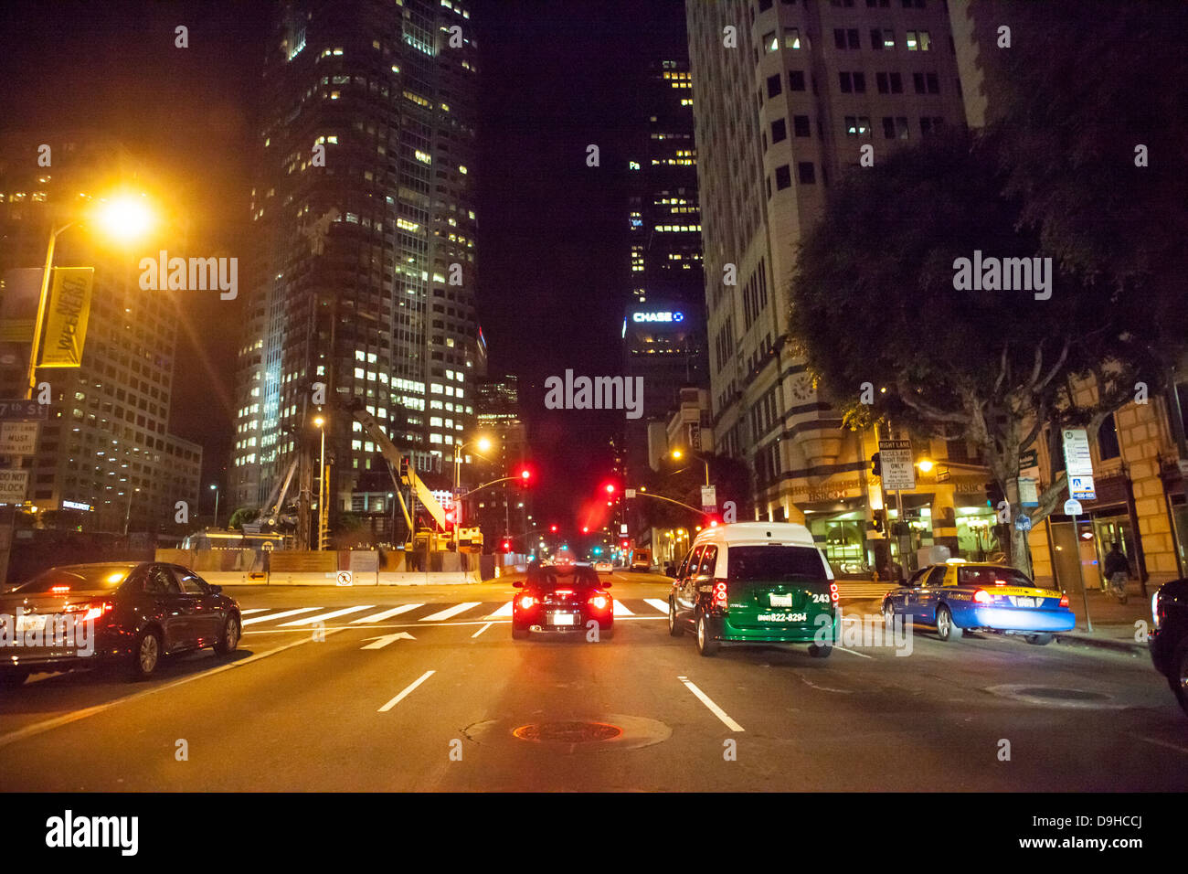 Nacht-Zeit-Szene auf Figueroa Street in der Innenstadt von Los Angeles 19. Juni 2013 Stockfoto