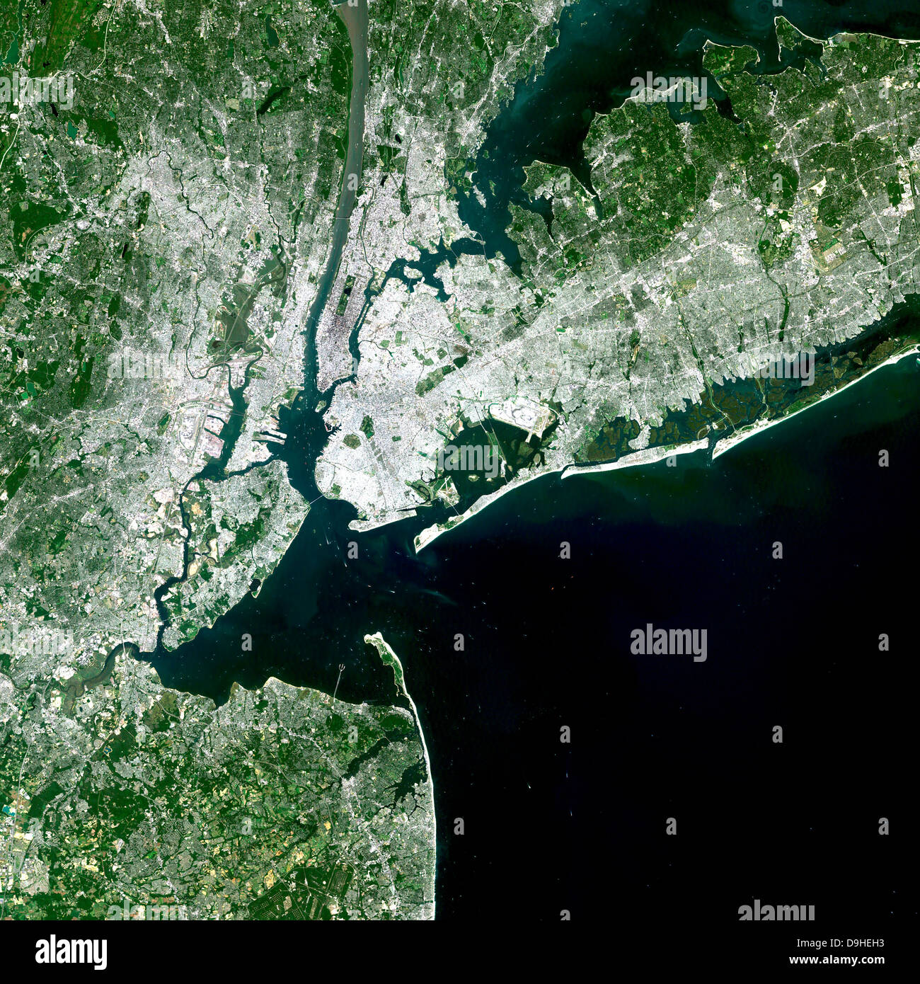 8. August 2002 - Satelliten-Ansicht von New York City, New York. Stockfoto