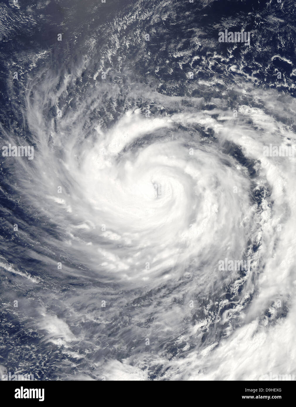 14. Juli 2011 - Taifun Ma-on über die nördlichen Marianen. Stockfoto