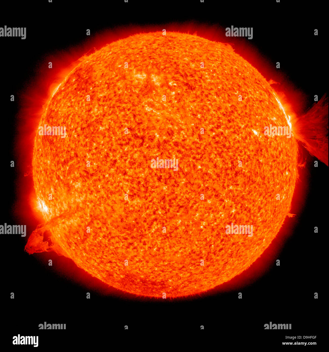 28. Januar 2011 - ausbrechen zwei solar Protuberanzen der Sonne. Stockfoto
